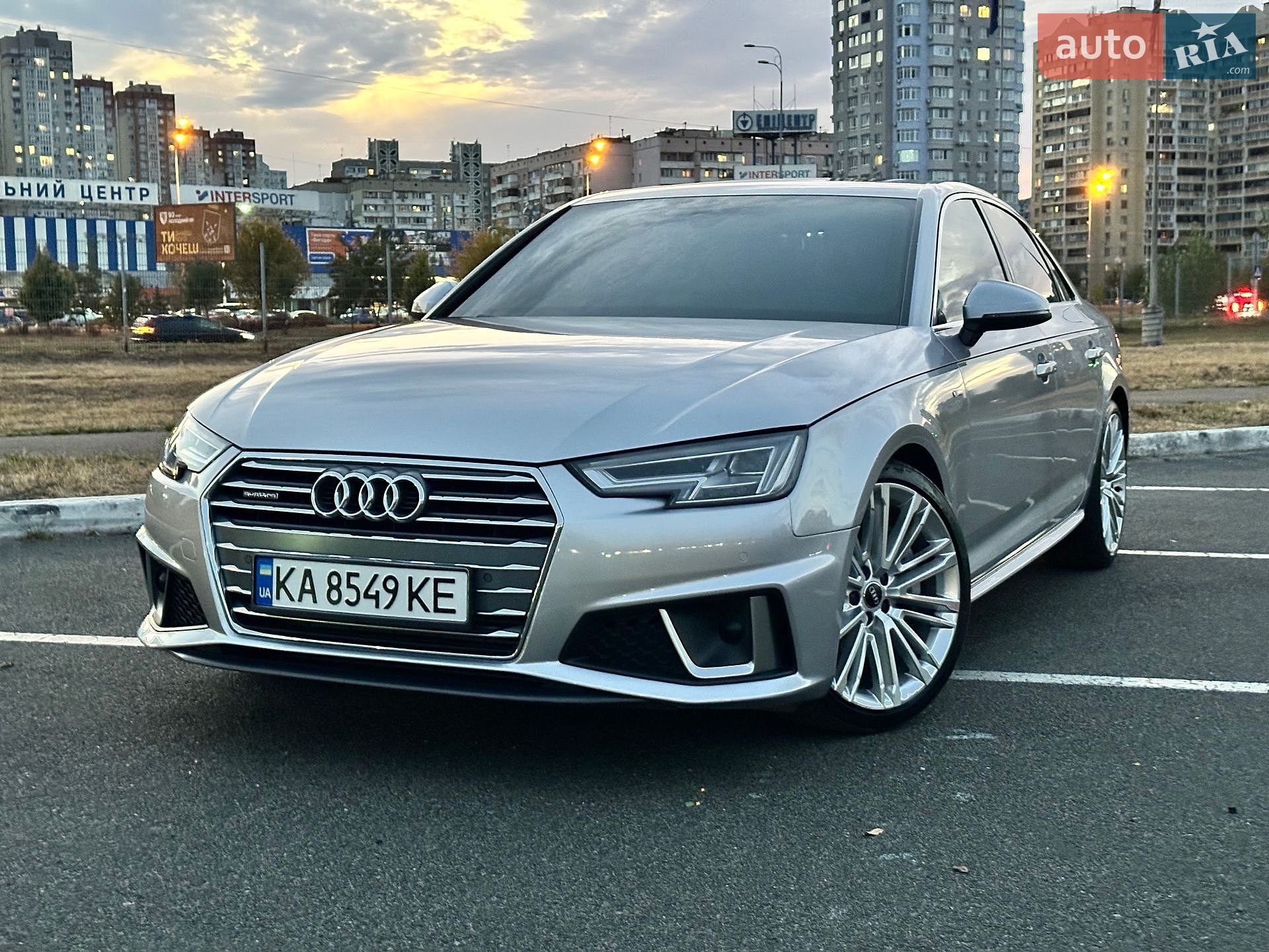 Audi A4 2018 VIN WAUENAF42KN006473 фото оголошення 3 з 25