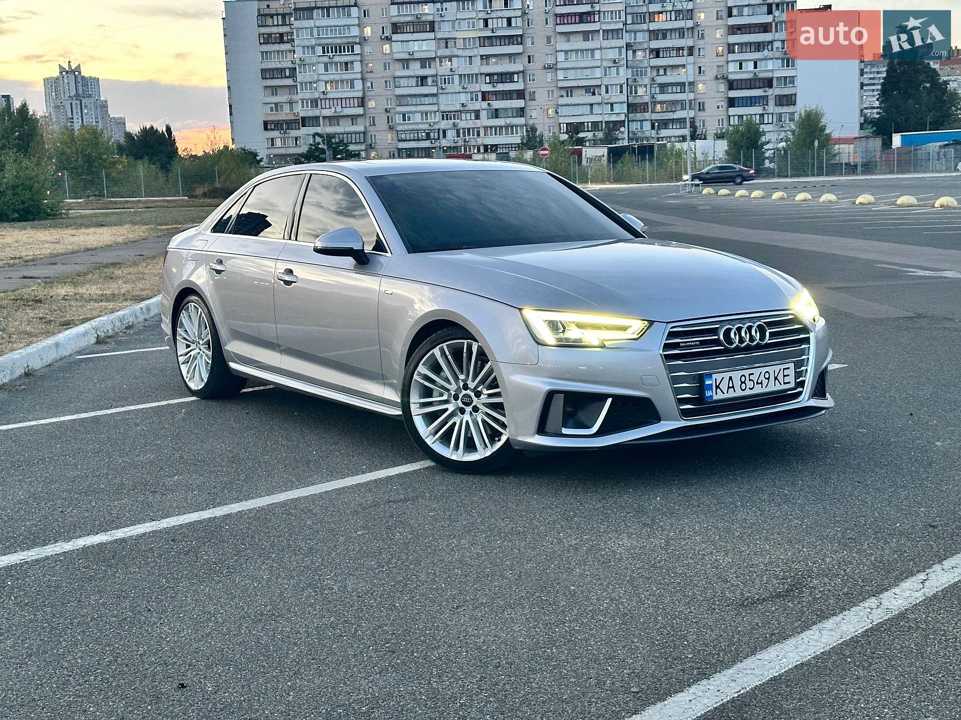 Audi A4 2018 VIN WAUENAF42KN006473 фото оголошення 4 з 25