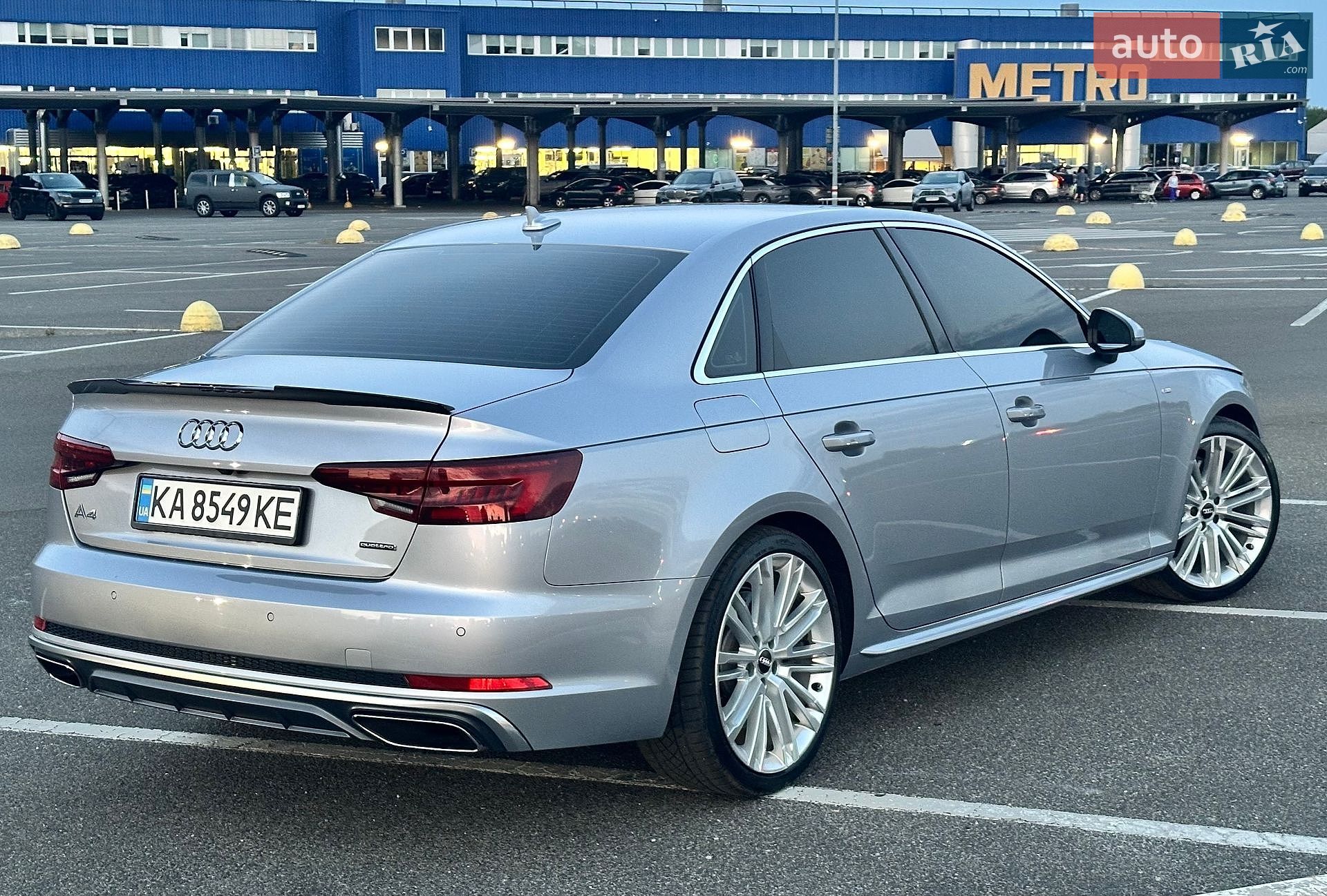 Audi A4 2018 VIN WAUENAF42KN006473 фото оголошення 7 з 25