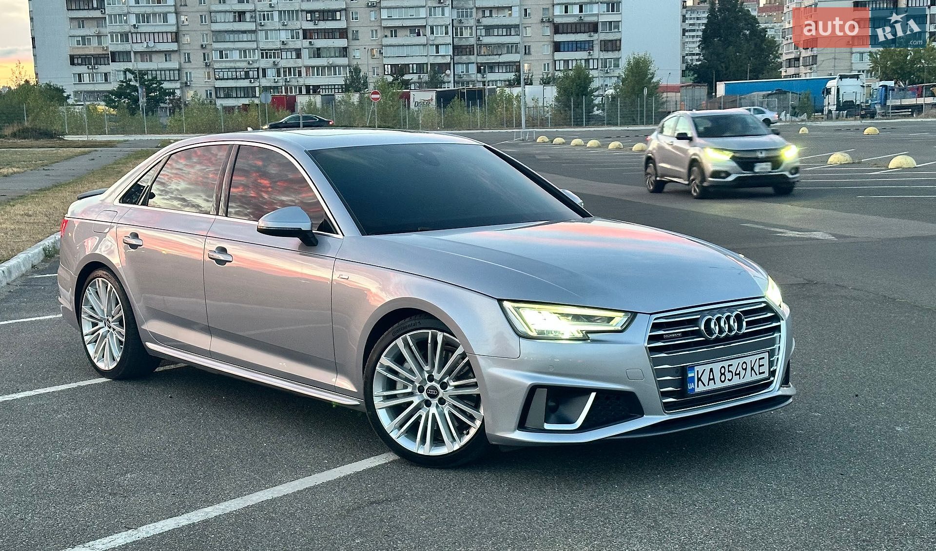 Audi A4 2018 VIN WAUENAF42KN006473 фото оголошення 9 з 25