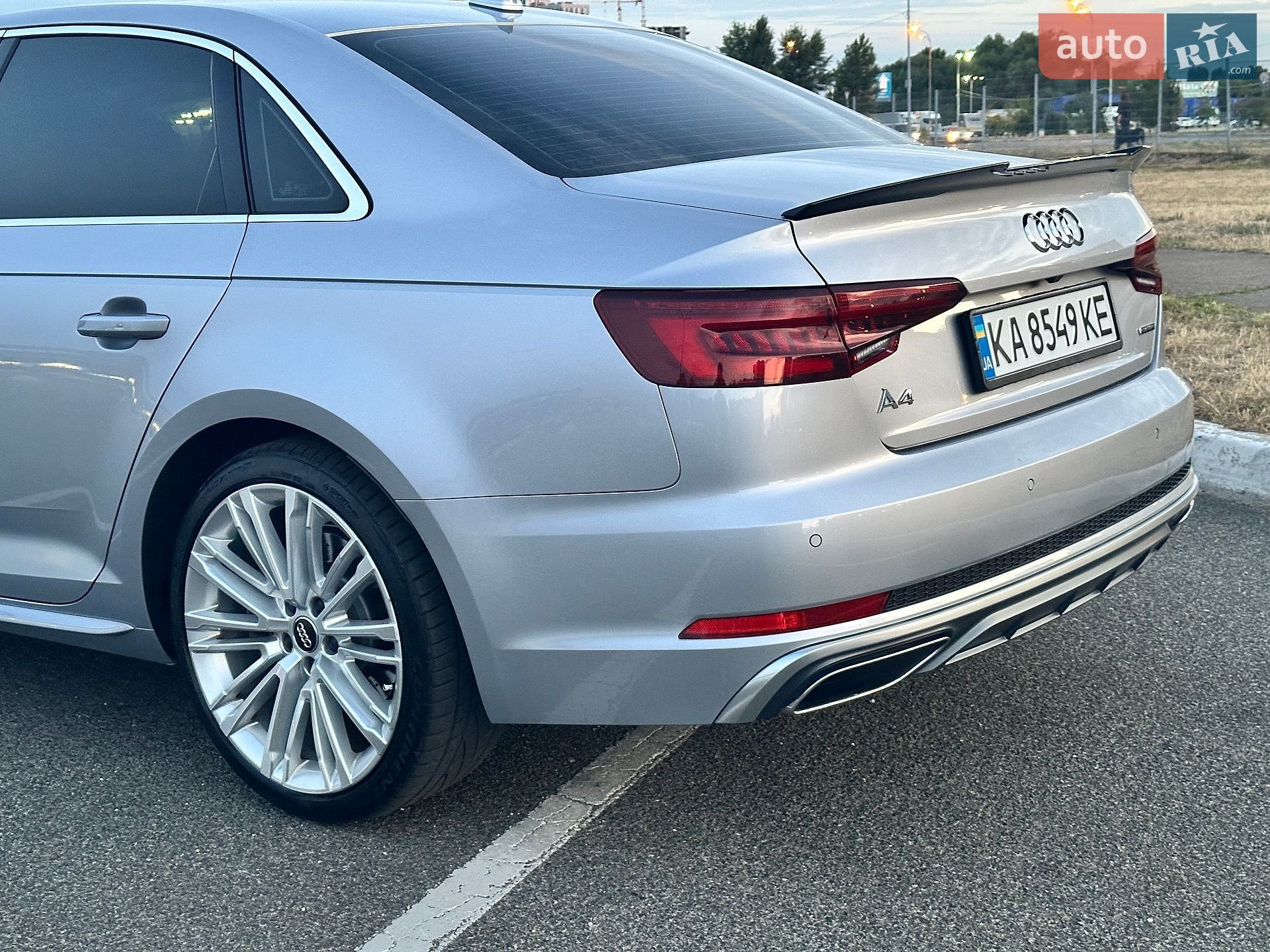 Audi A4 2018 VIN WAUENAF42KN006473 фото оголошення 11 з 25