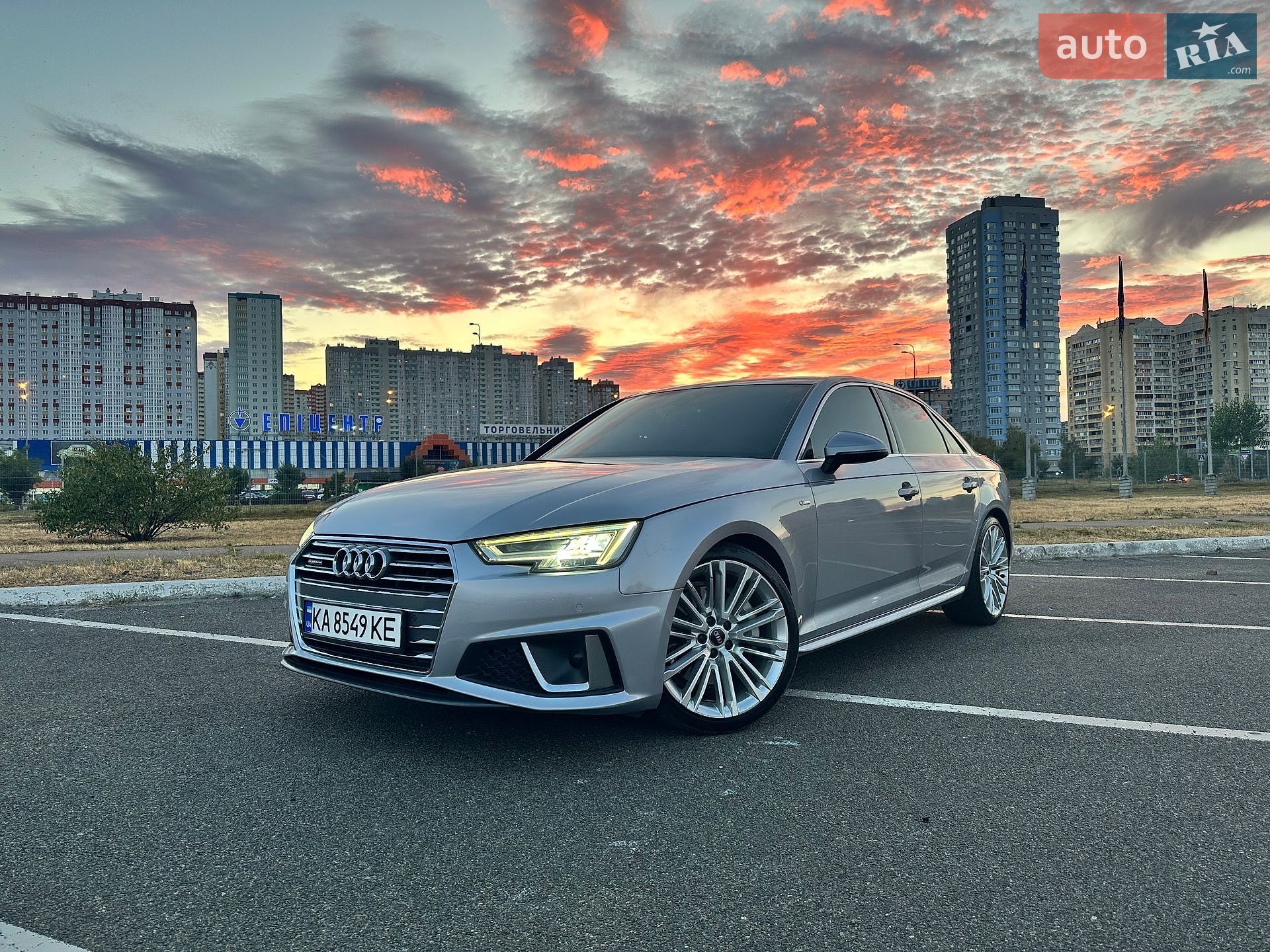 Audi A4 2018 VIN WAUENAF42KN006473 фото оголошення 13 з 25