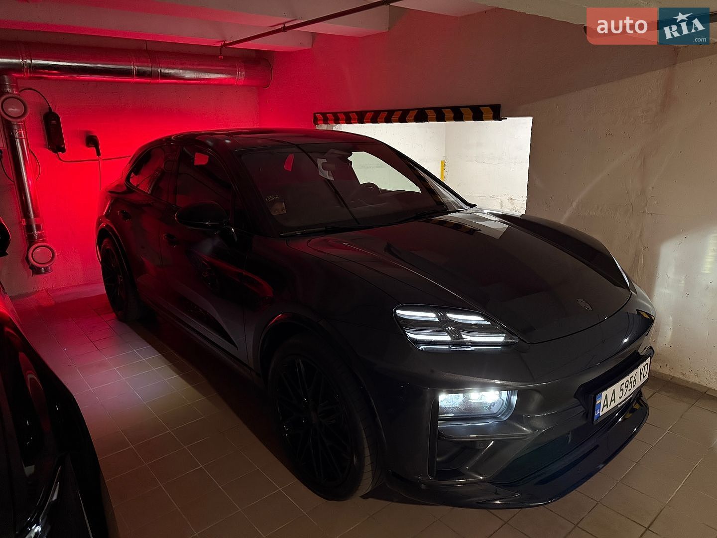 Porsche Macan 2024 VIN WP1ZZZXA3RL200801 фото оголошення 4 з 6