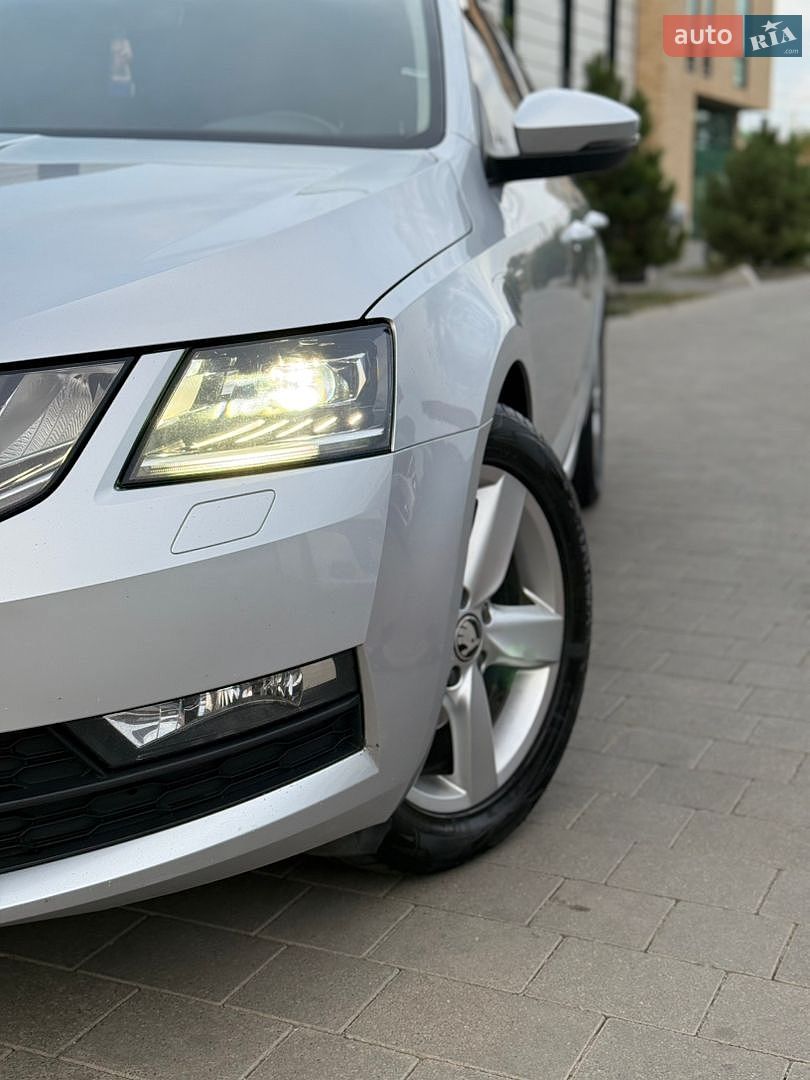Skoda Octavia 2018 VIN TMBJJ7NE5J0257073 фото оголошення 3 з 27