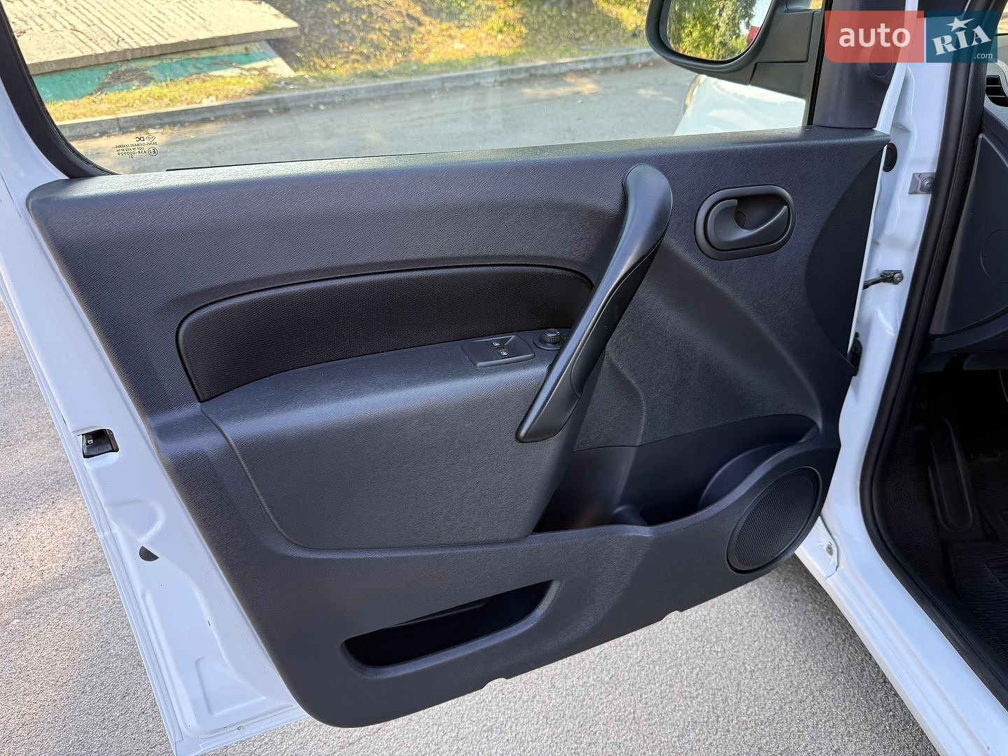 Renault Kangoo 2021 VIN VF1WF000367947203 фото оголошення 29 з 100