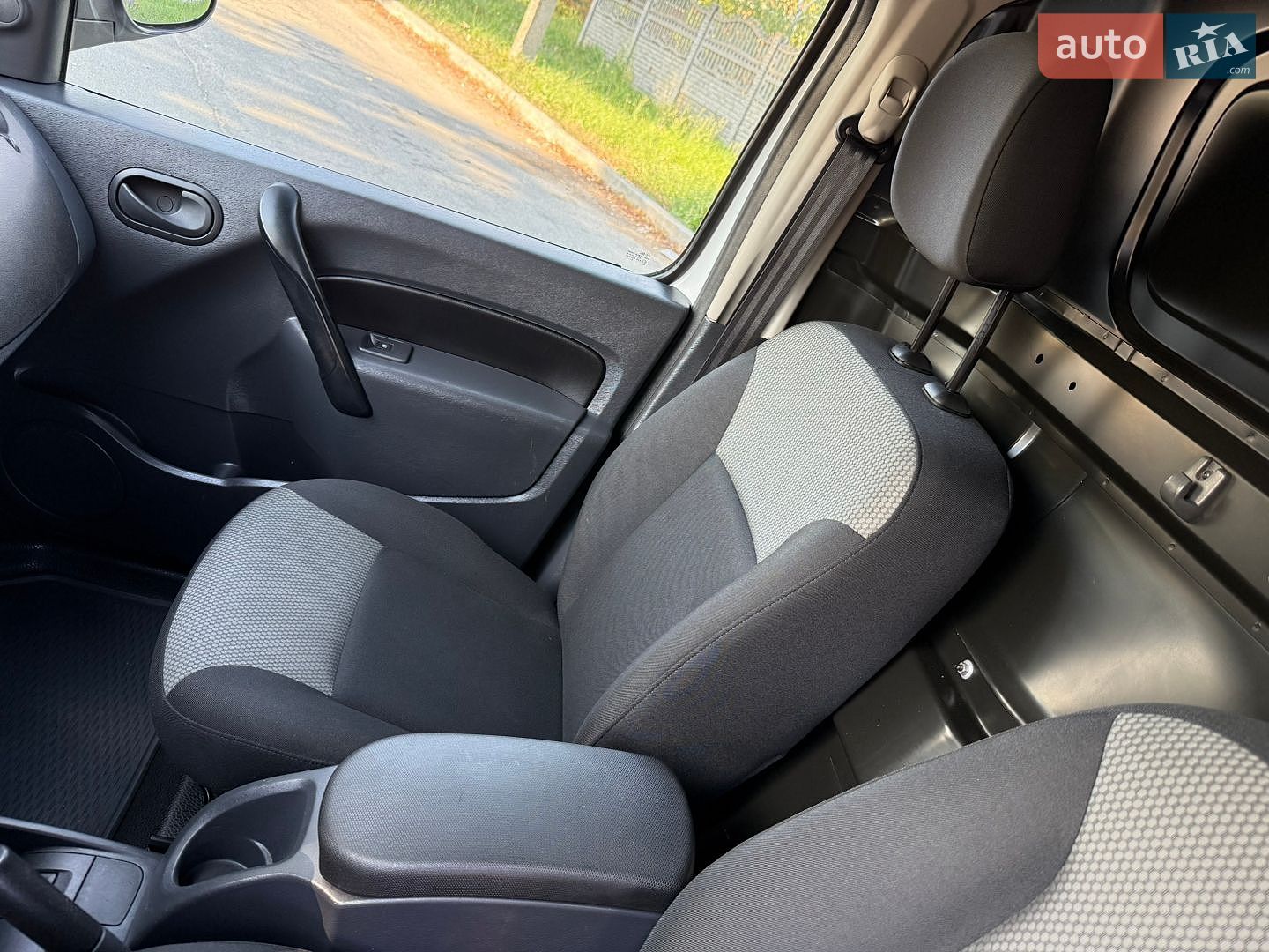 Renault Kangoo 2021 VIN VF1WF000367947203 фото оголошення 33 з 100
