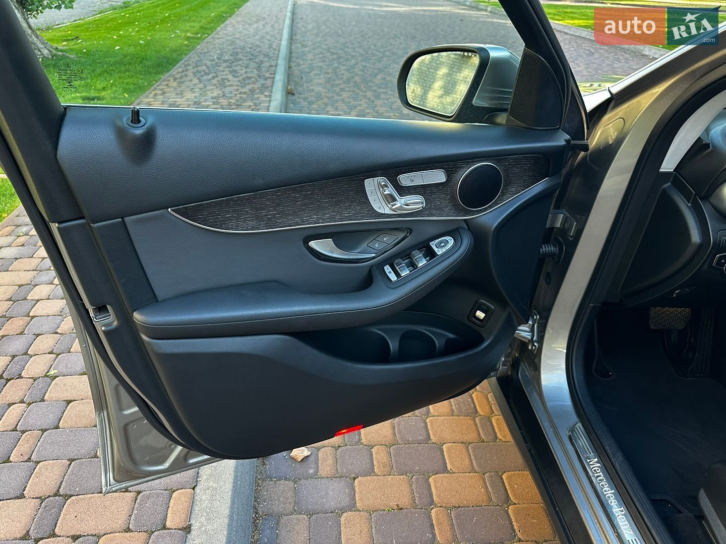 Mercedes-Benz GLC-Class 2019 VIN WDC0G8DB2LF751263 фото оголошення 9 з 27