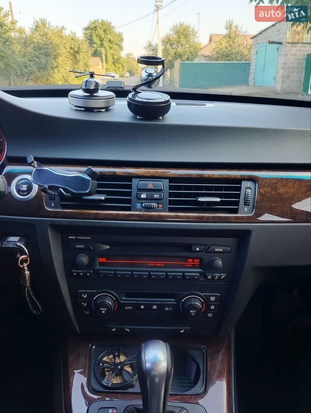 BMW 3 Series 2005 VIN WBAVB11060KT58404 фото оголошення 16 з 19