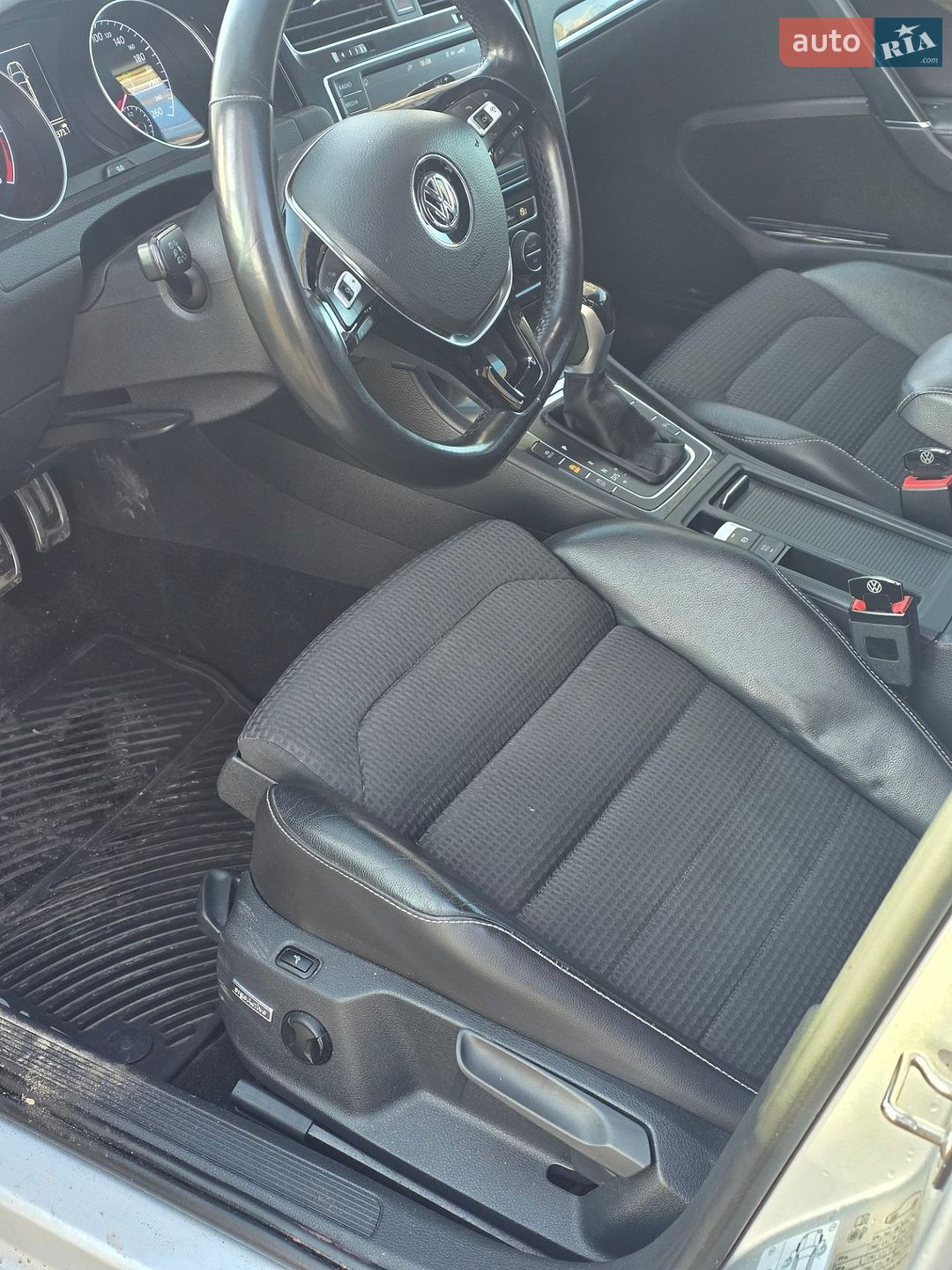 Volkswagen Golf 2016 VIN WVWZZZAUZHP505863 фото оголошення 9 з 12