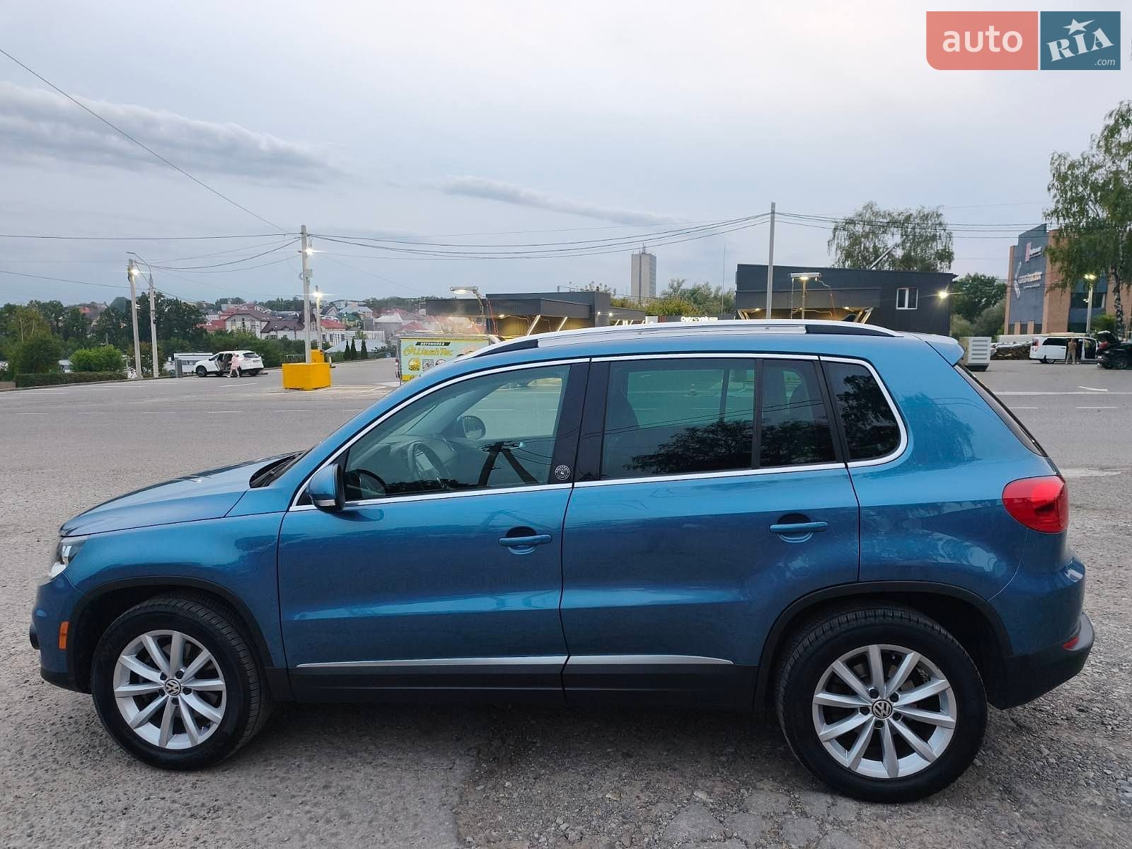 Volkswagen Tiguan 2016 VIN WVGRV7AX8HK021221 фото оголошення 8 з 30