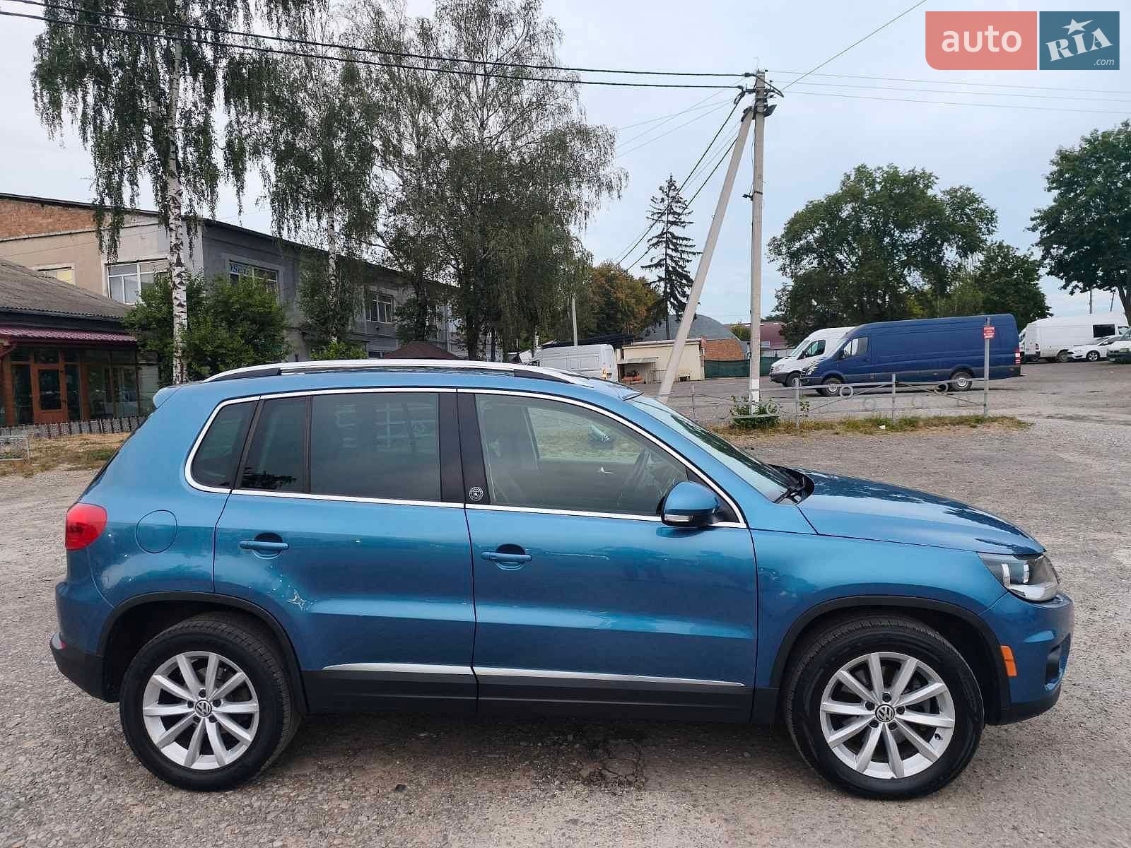 Volkswagen Tiguan 2016 VIN WVGRV7AX8HK021221 фото оголошення 2 з 30