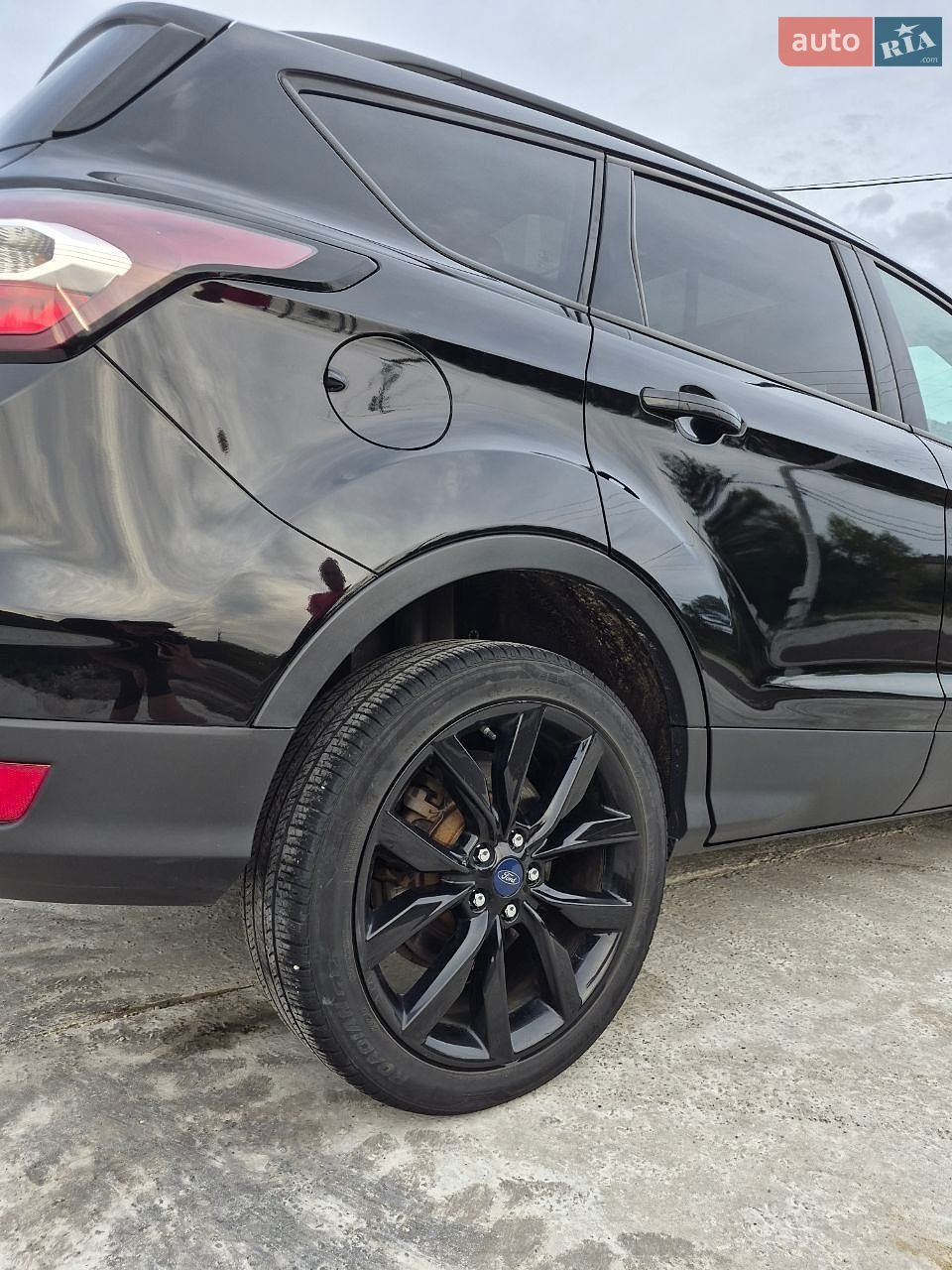 Ford Escape 2016 VIN 1FMCU9G98HUC22084 фото оголошення 8 з 39