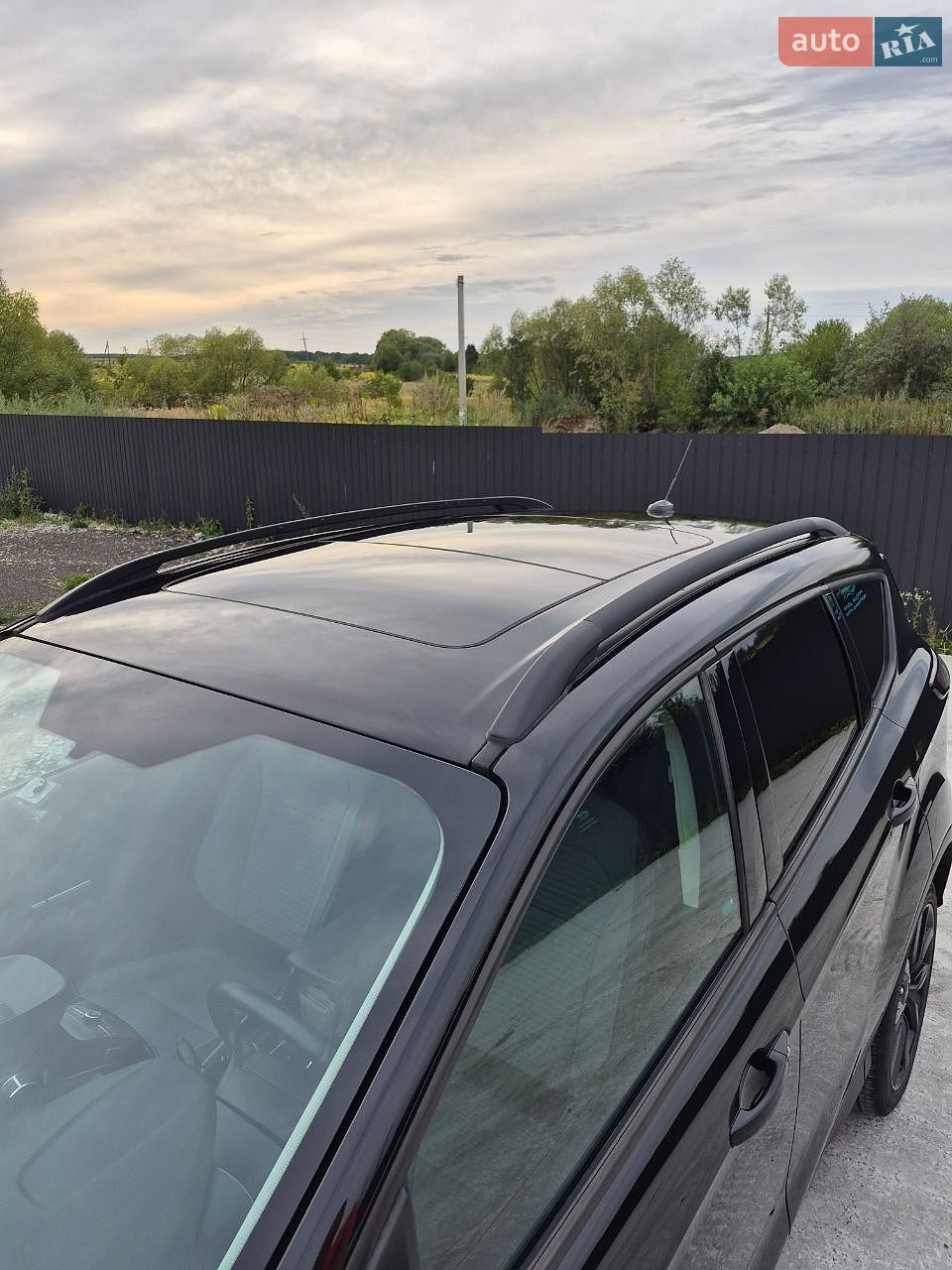 Ford Escape 2016 VIN 1FMCU9G98HUC22084 фото оголошення 4 з 27