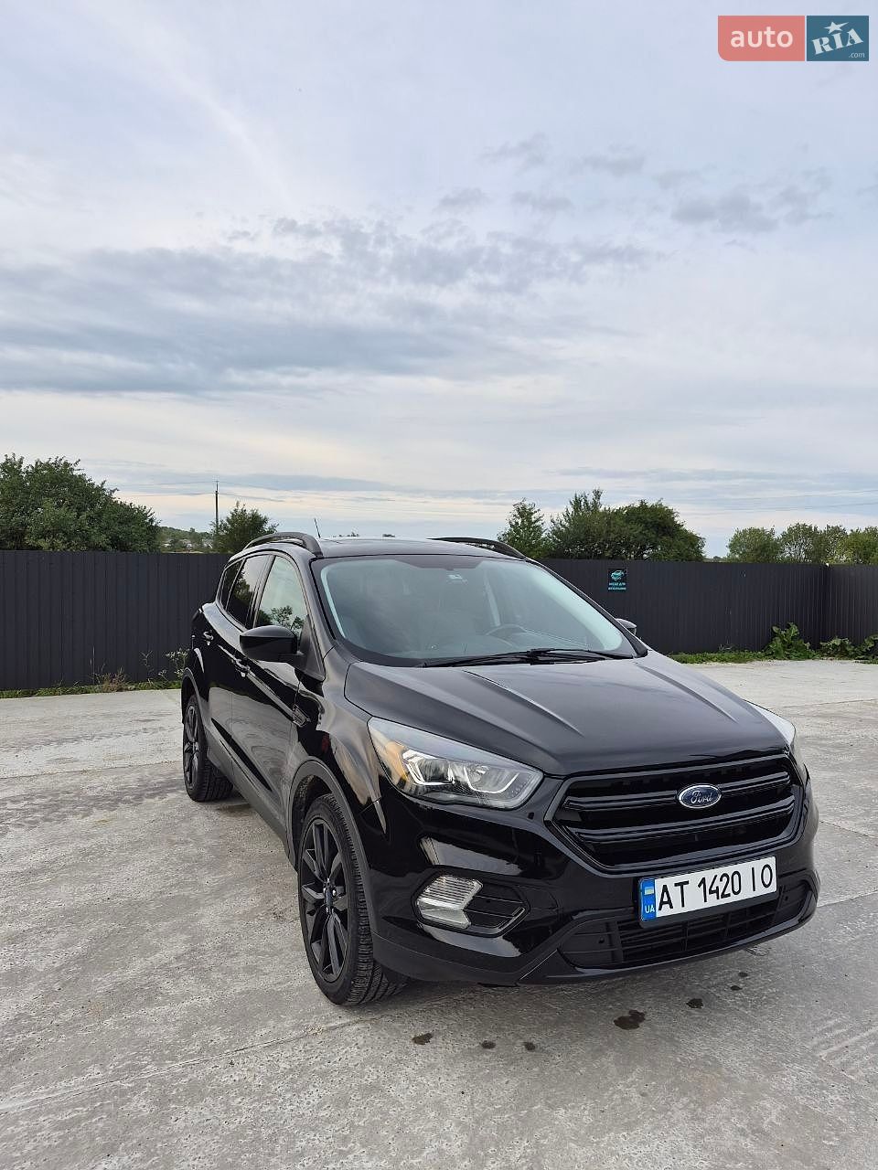 Ford Escape 2016 VIN 1FMCU9G98HUC22084 фото оголошення 8 з 27