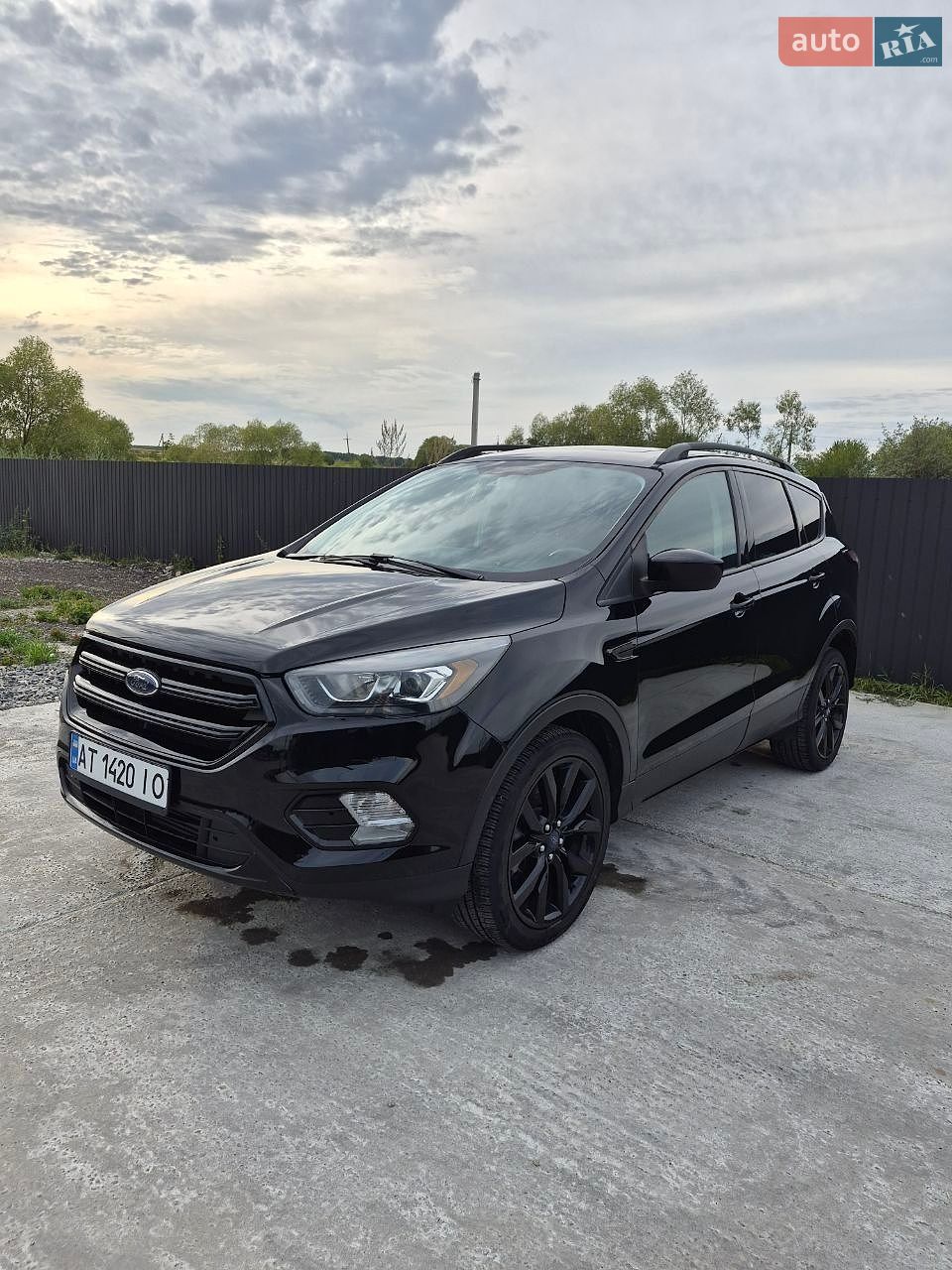 Ford Escape 2016 VIN 1FMCU9G98HUC22084 фото оголошення 30 з 48