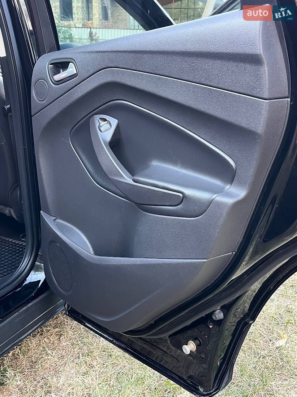 Ford Escape 2016 VIN 1FMCU9G98HUC22084 фото оголошення 23 з 27