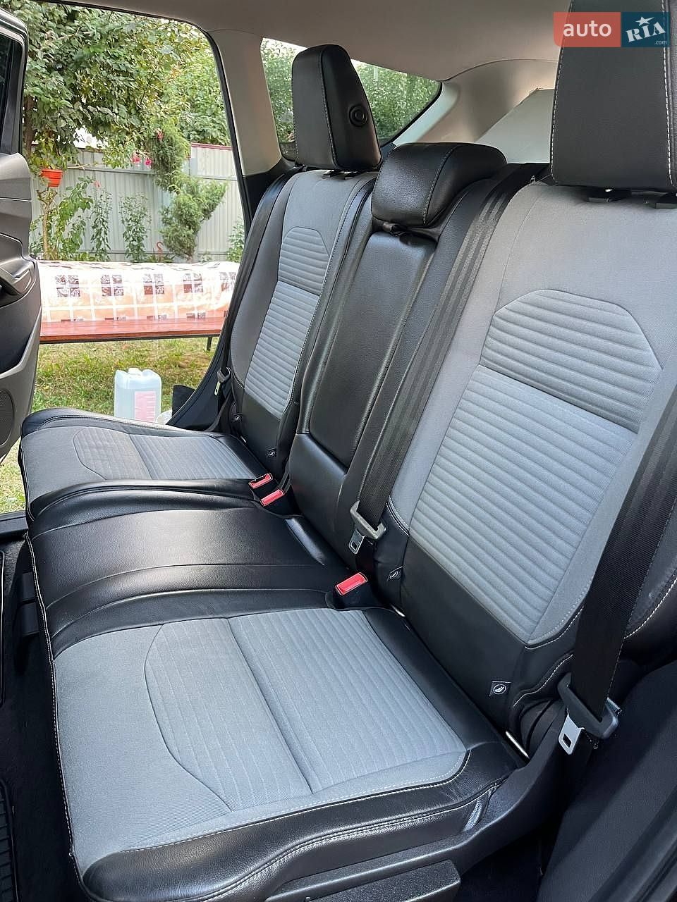 Ford Escape 2016 VIN 1FMCU9G98HUC22084 фото оголошення 24 з 27