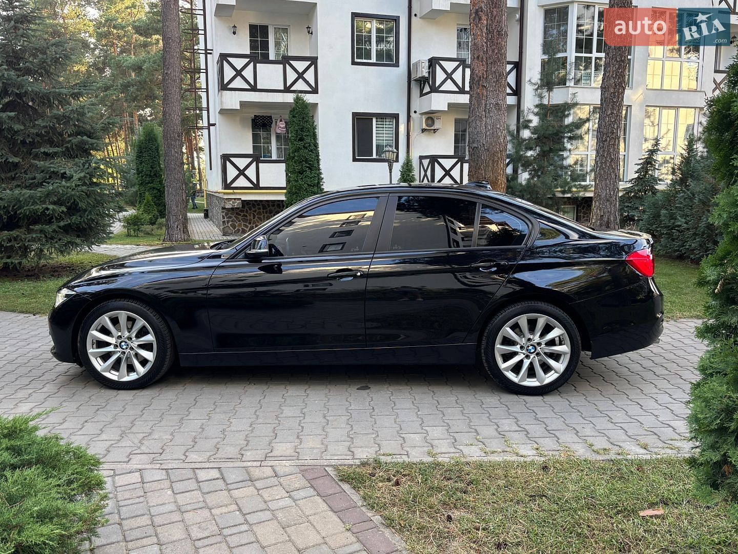 BMW 3 Series 2017 VIN WBA8E5G59JNU46829 фото оголошення 29 з 48