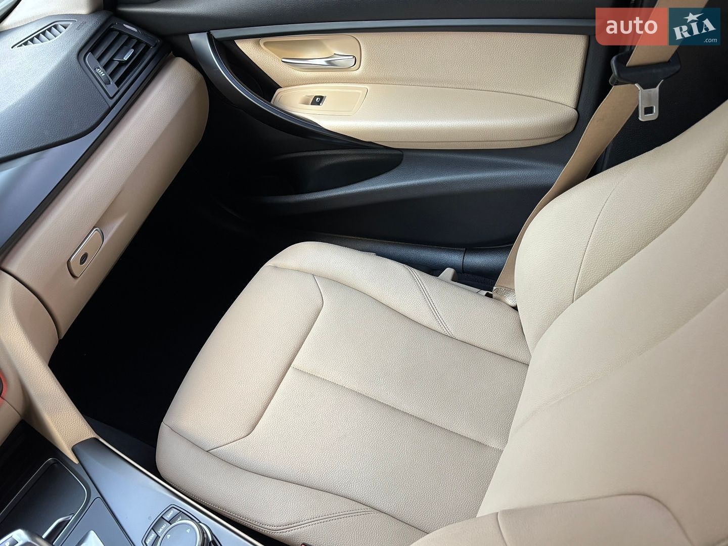 BMW 3 Series 2017 VIN WBA8E5G59JNU46829 фото оголошення 39 з 48