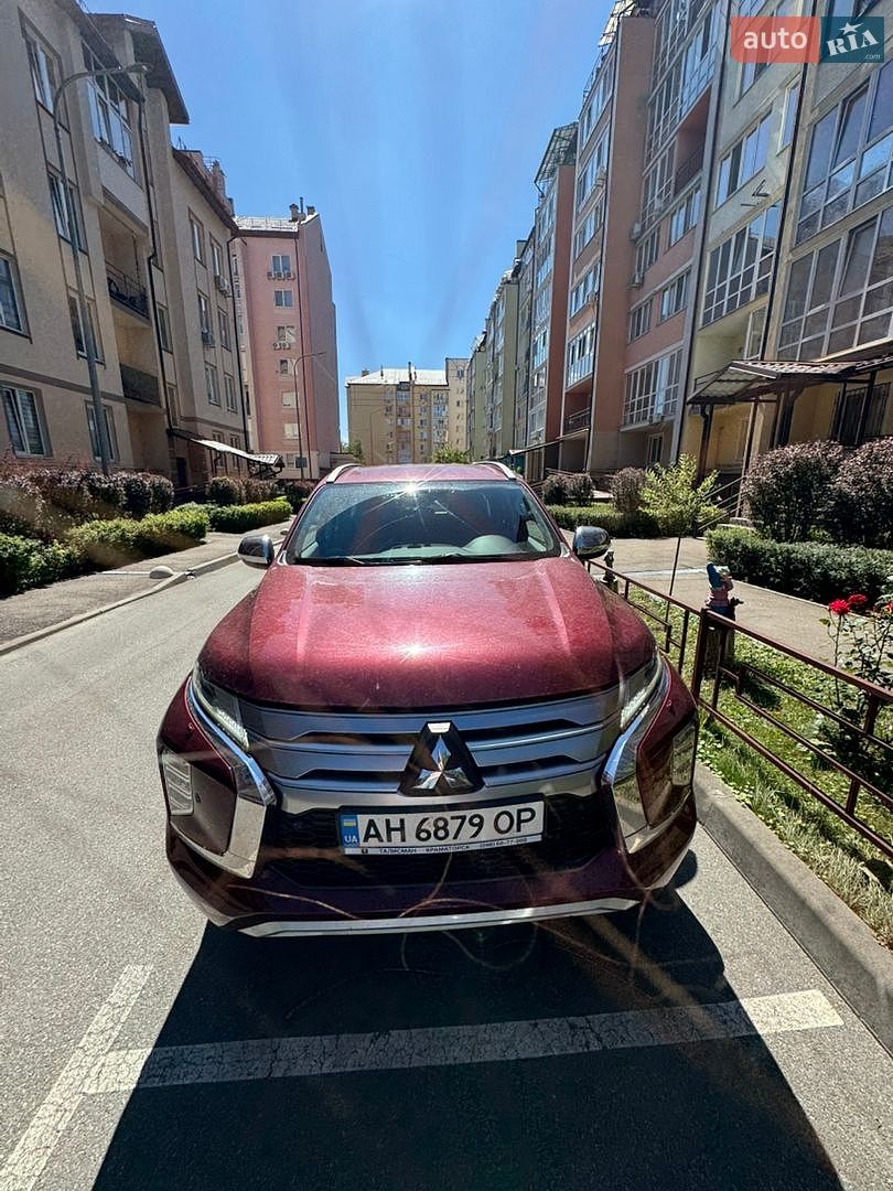 Mitsubishi Pajero Sport 2021 VIN MMCGUKS10MH000253 фото оголошення 3 з 11