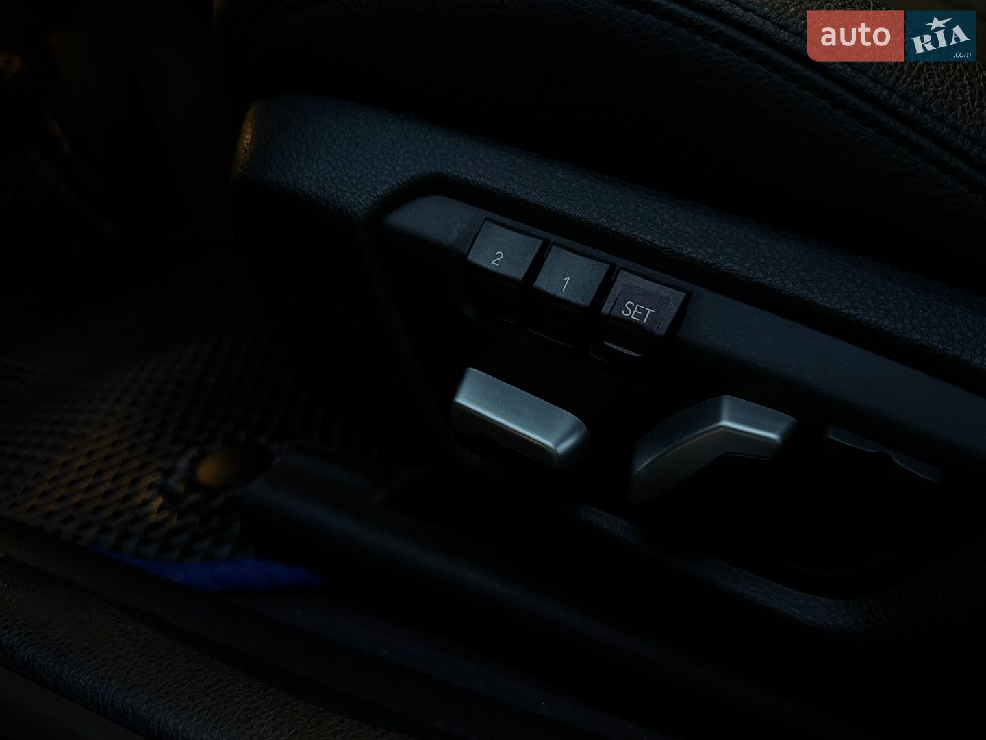 BMW 4 Series 2018 VIN WBA4J1C5XKBM18209 фото оголошення 29 з 44