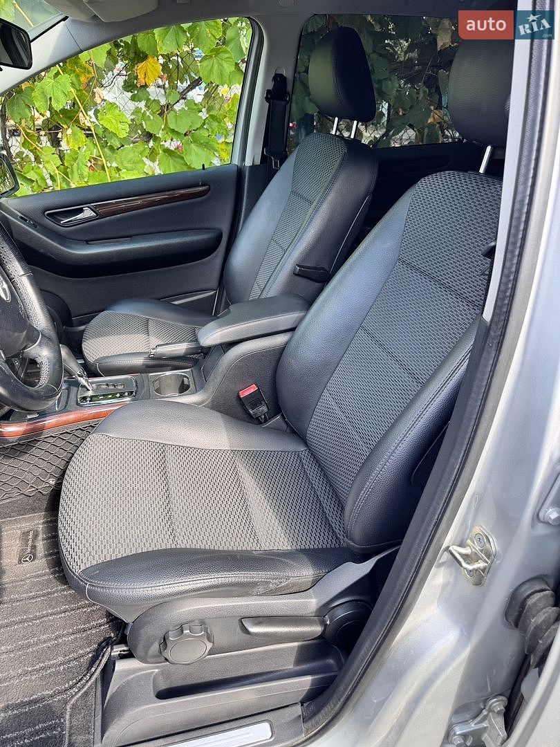 Mercedes-Benz A-Class 2011 VIN WDD1690322J958392 фото оголошення 20 з 35