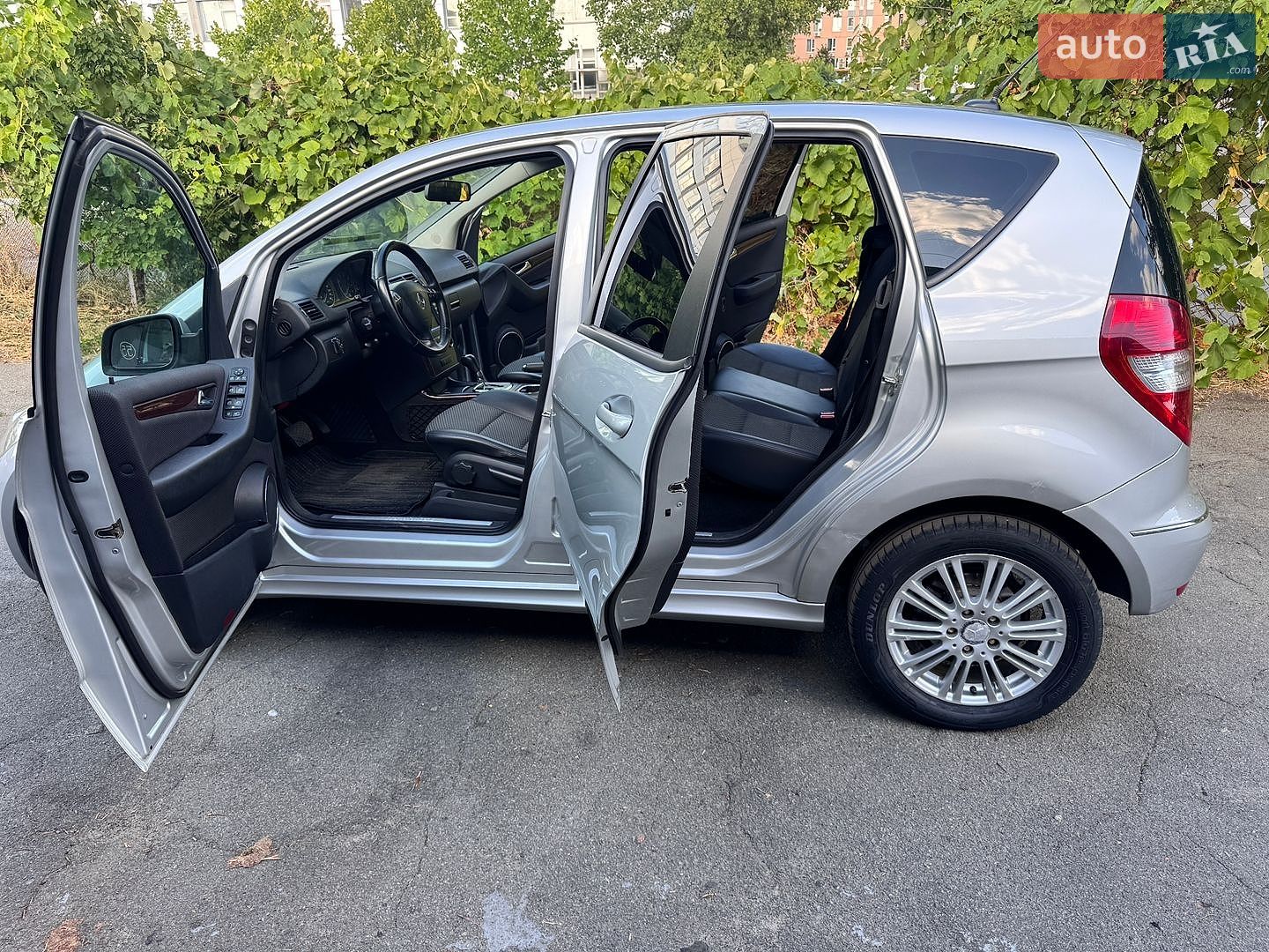 Mercedes-Benz A-Class 2011 VIN WDD1690322J958392 фото оголошення 25 з 35