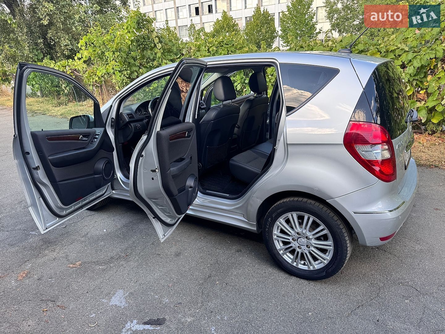 Mercedes-Benz A-Class 2011 VIN WDD1690322J958392 фото оголошення 5 з 35