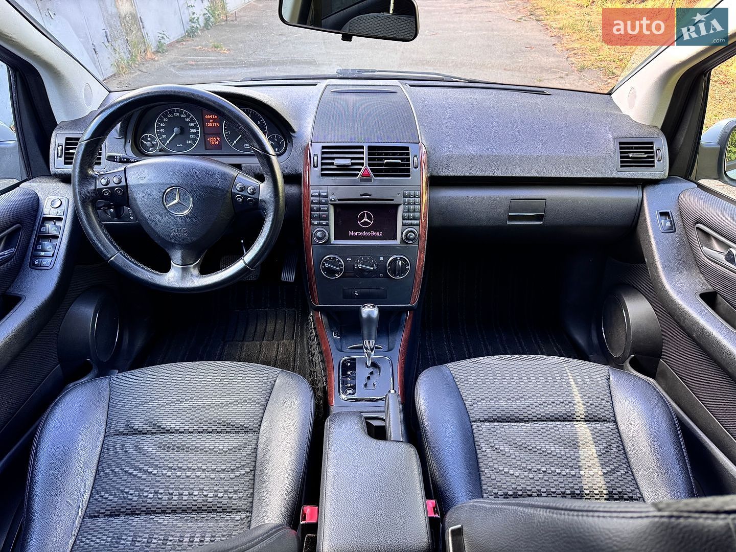 Mercedes-Benz A-Class 2011 VIN WDD1690322J958392 фото оголошення 29 з 35