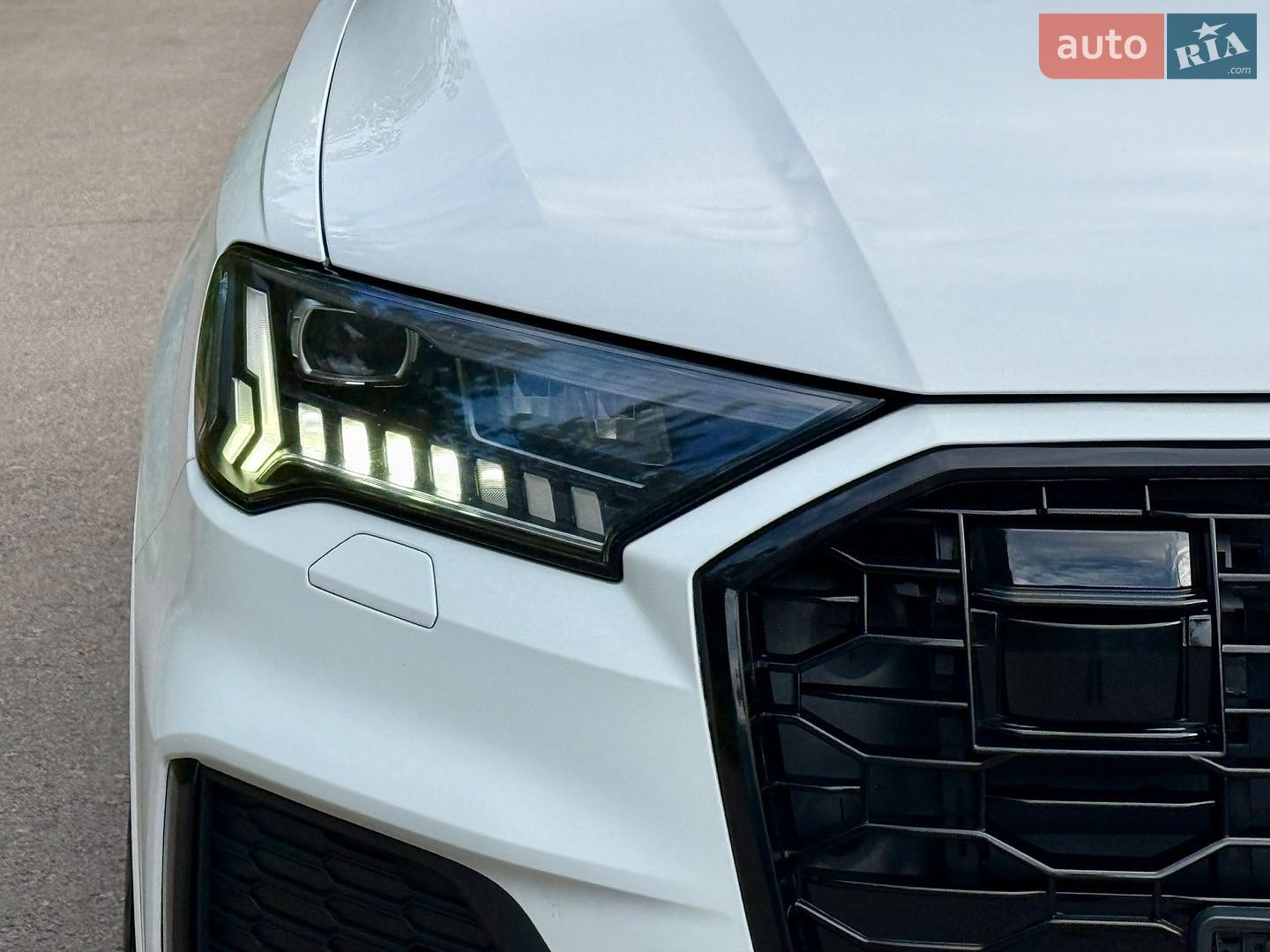 Audi Q7 2021 VIN WAUZZZ4M8ND009881 фото оголошення 6 з 94