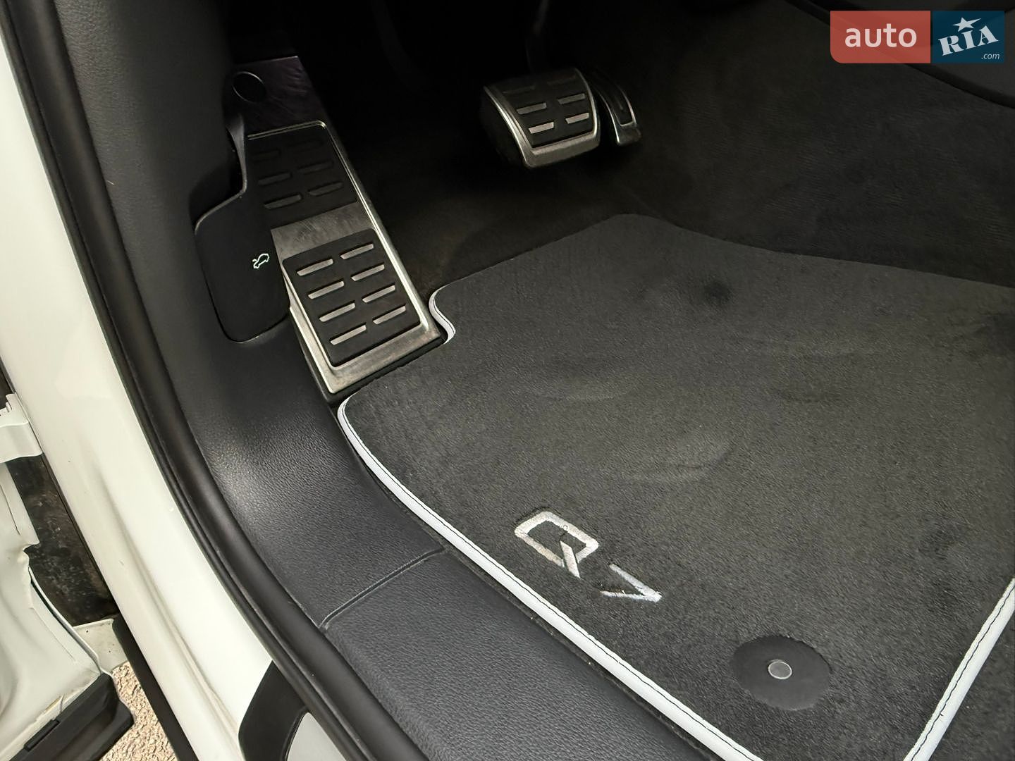 Audi Q7 2021 VIN WAUZZZ4M8ND009881 фото оголошення 27 з 94