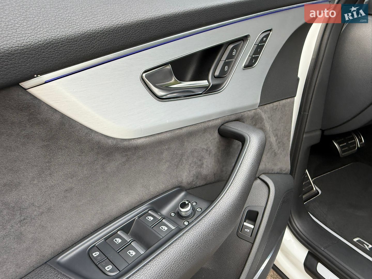 Audi Q7 2021 VIN WAUZZZ4M8ND009881 фото оголошення 25 з 94