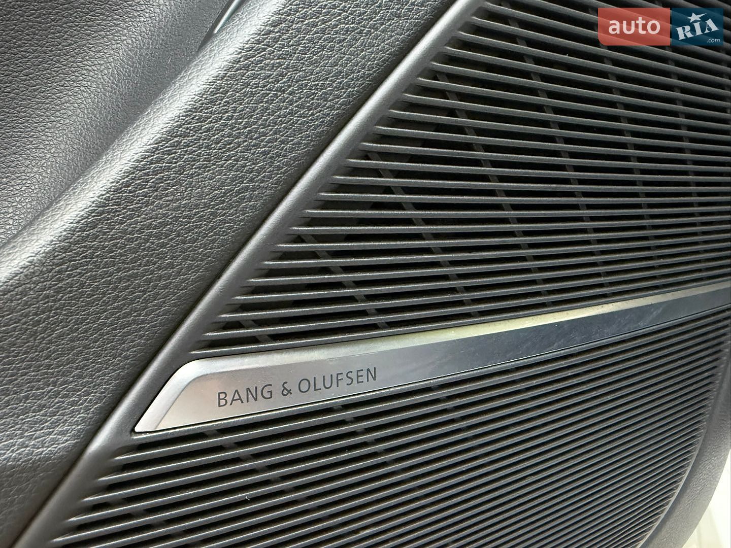 Audi Q7 2021 VIN WAUZZZ4M8ND009881 фото оголошення 26 з 94