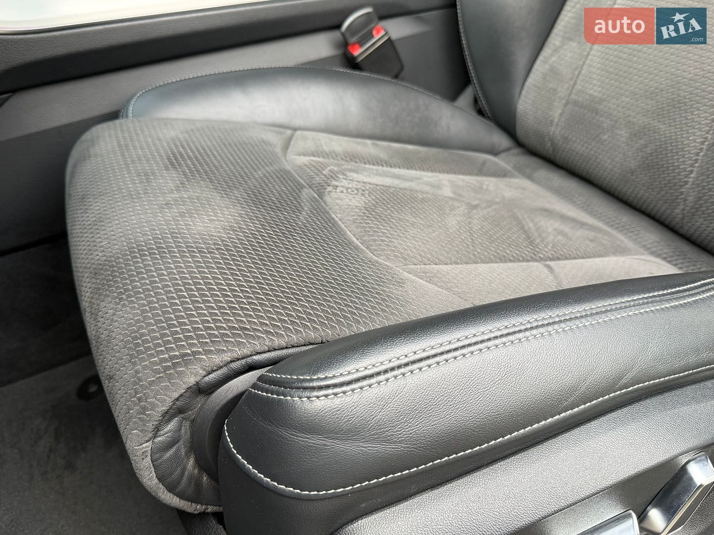 Audi Q7 2021 VIN WAUZZZ4M8ND009881 фото оголошення 36 з 94