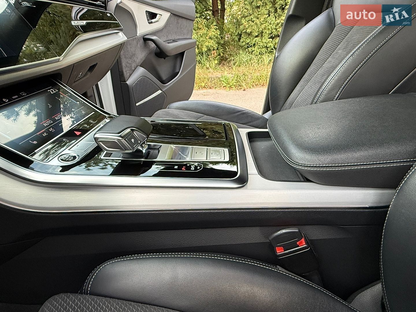 Audi Q7 2021 VIN WAUZZZ4M8ND009881 фото оголошення 40 з 94