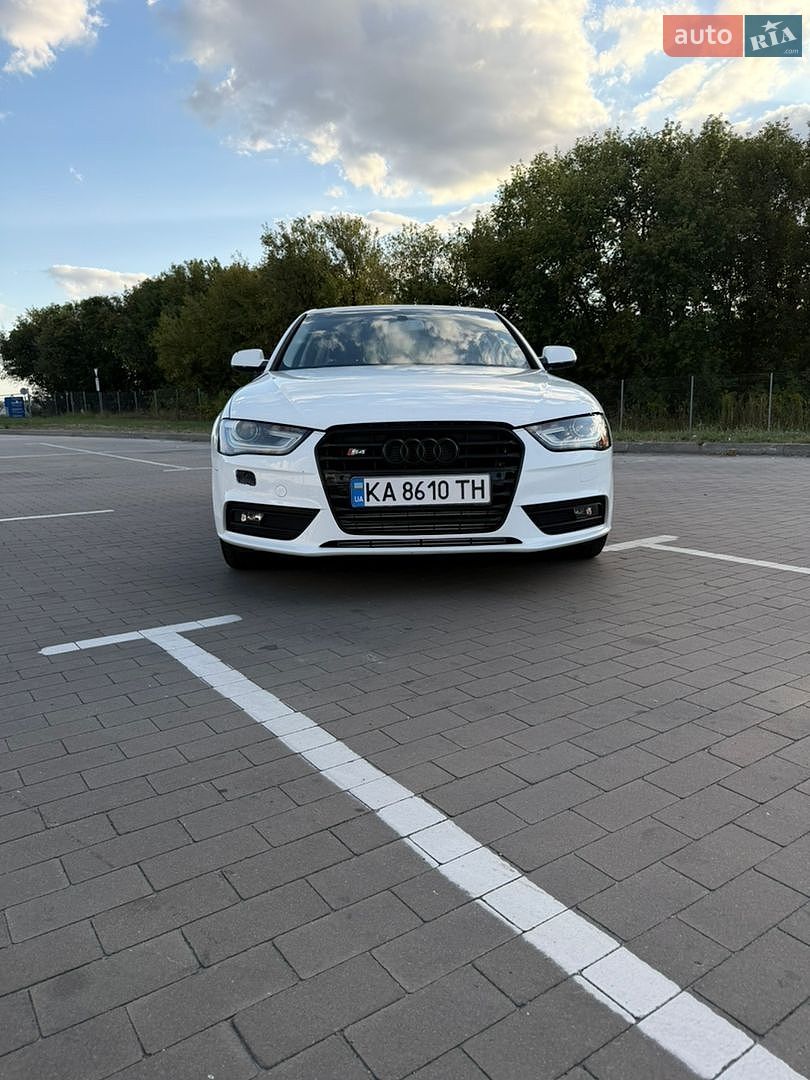 Audi A4 2015 VIN WAUAFAFL6GN003425 фото оголошення 34 з 82
