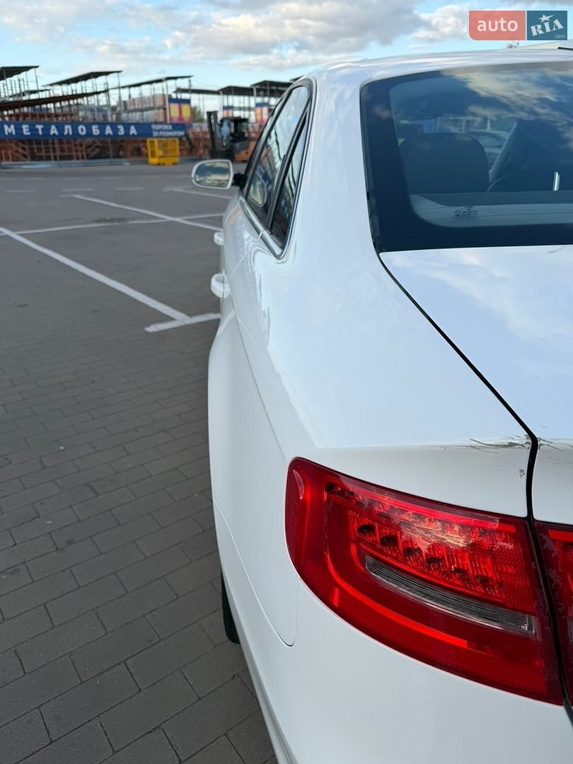 Audi A4 2015 VIN WAUAFAFL6GN003425 фото оголошення 48 з 82