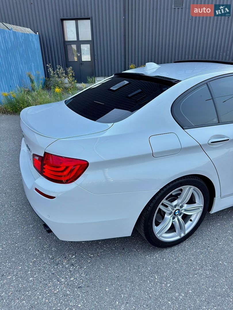 BMW 5 Series 2015 VIN WBA5B3C54FD548865 фото оголошення 8 з 26