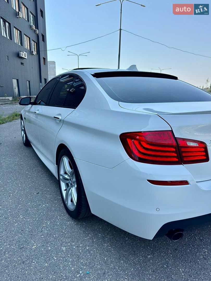 BMW 5 Series 2015 VIN WBA5B3C54FD548865 фото оголошення 10 з 26