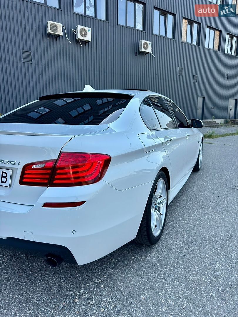 BMW 5 Series 2015 VIN WBA5B3C54FD548865 фото оголошення 9 з 26