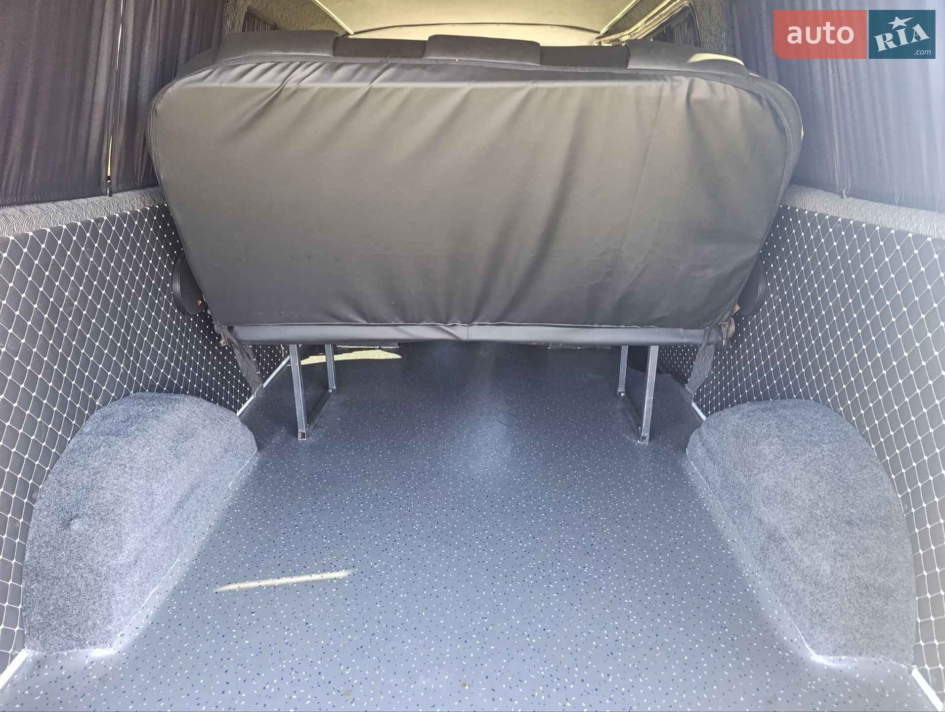 Volkswagen Caravelle 2003 VIN WV1ZZZ70Z3X064323 фото оголошення 2 з 64