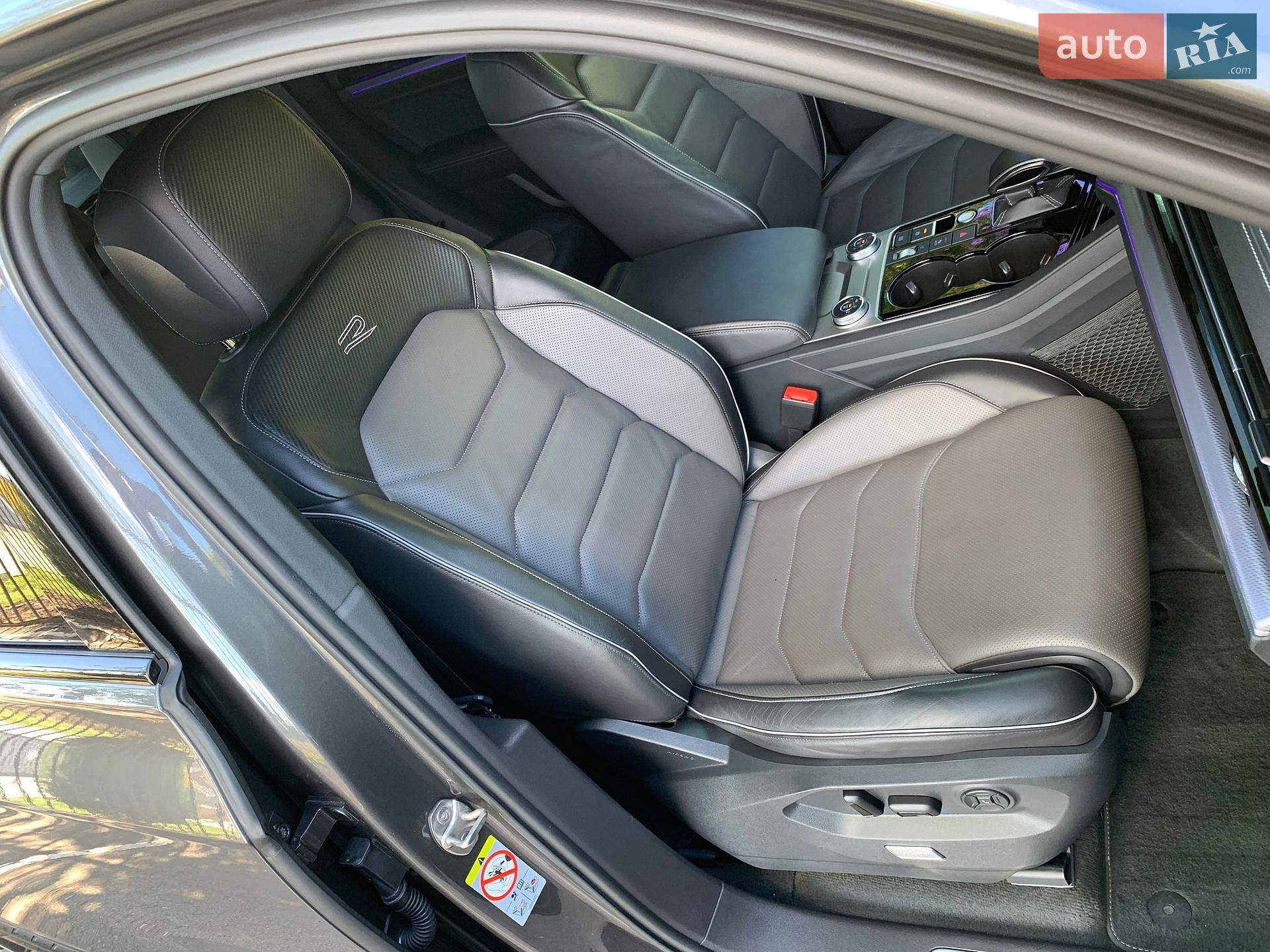 Volkswagen Touareg 2022 VIN WVGZZZCRZND029974 фото оголошення 32 з 49
