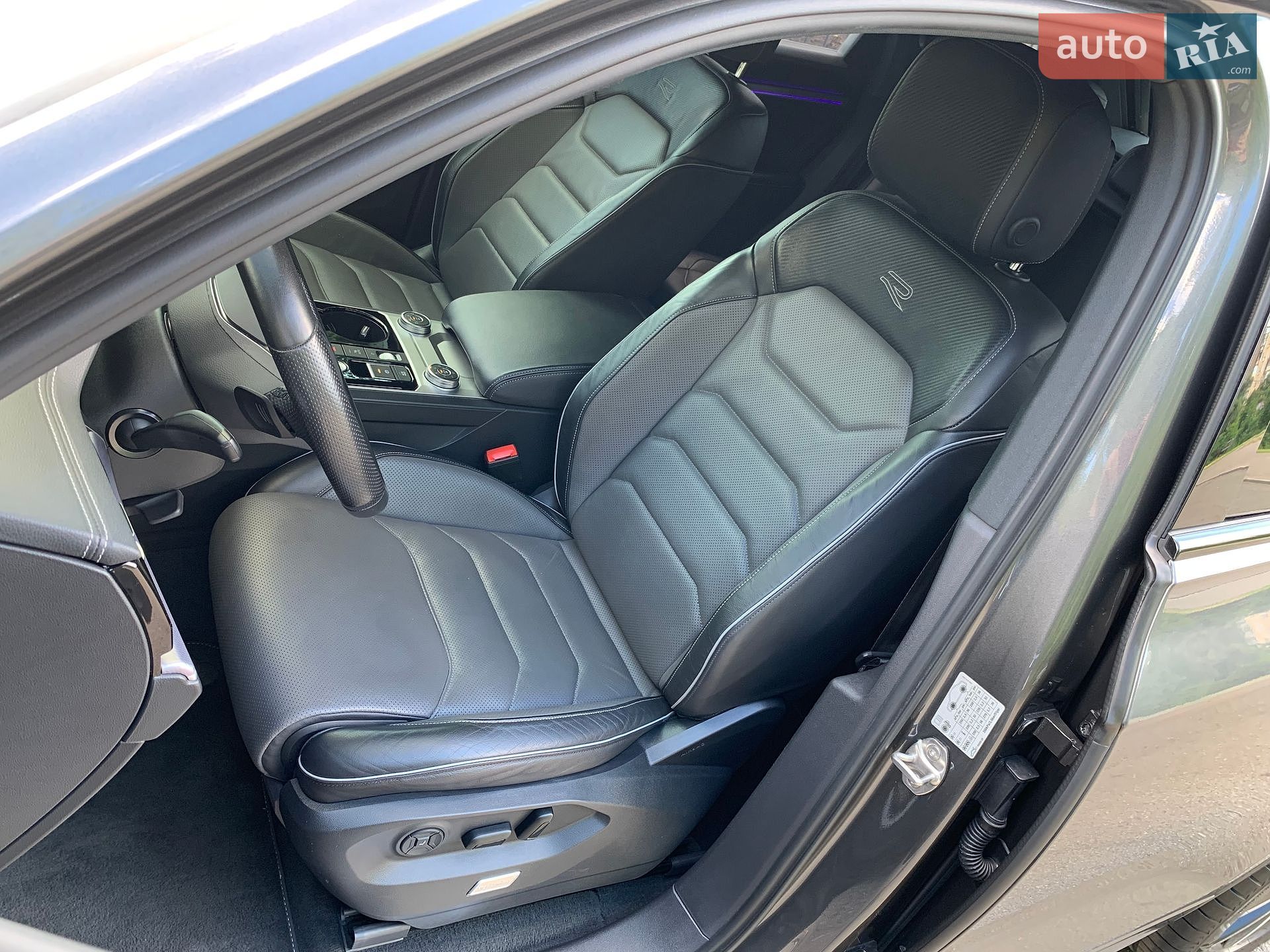 Volkswagen Touareg 2022 VIN WVGZZZCRZND029974 фото оголошення 18 з 49