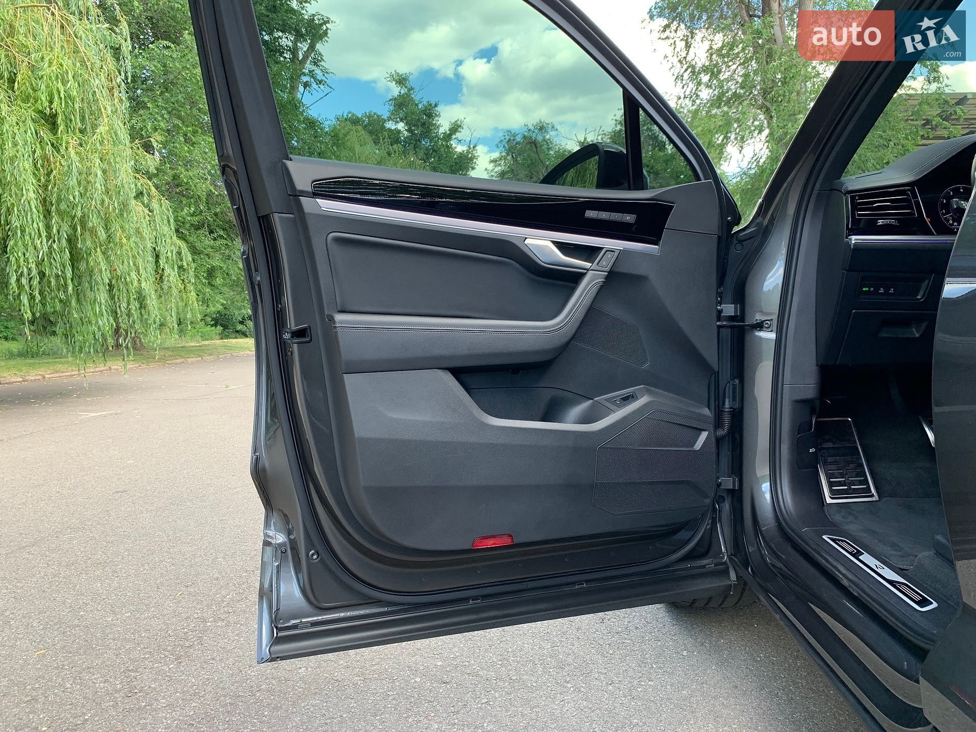 Volkswagen Touareg 2022 VIN WVGZZZCRZND029974 фото оголошення 16 з 49
