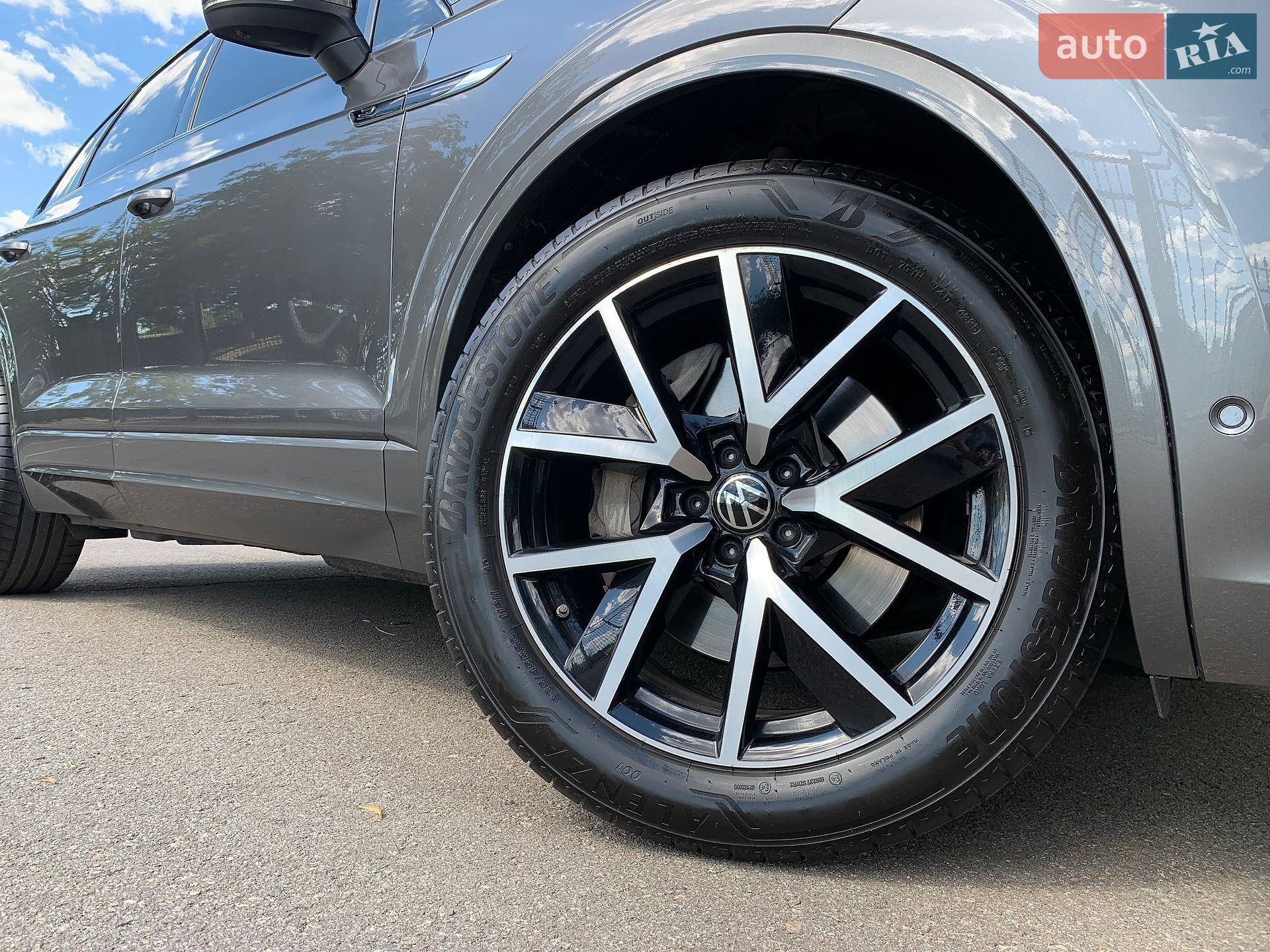 Volkswagen Touareg 2022 VIN WVGZZZCRZND029974 фото оголошення 15 з 49
