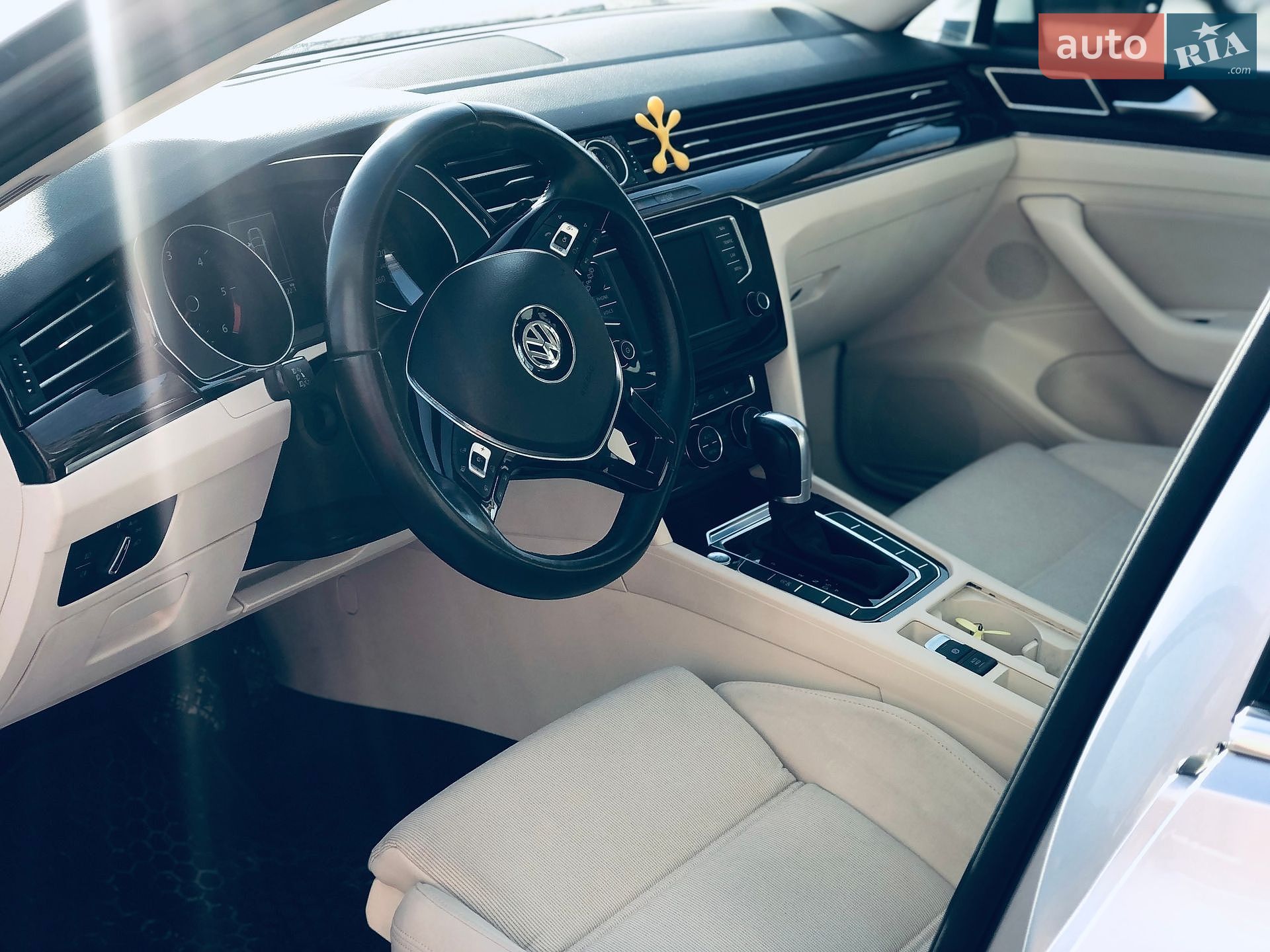 Volkswagen Passat 2015 VIN WVWZZZ3CZFE482970 фото оголошення 2 з 13