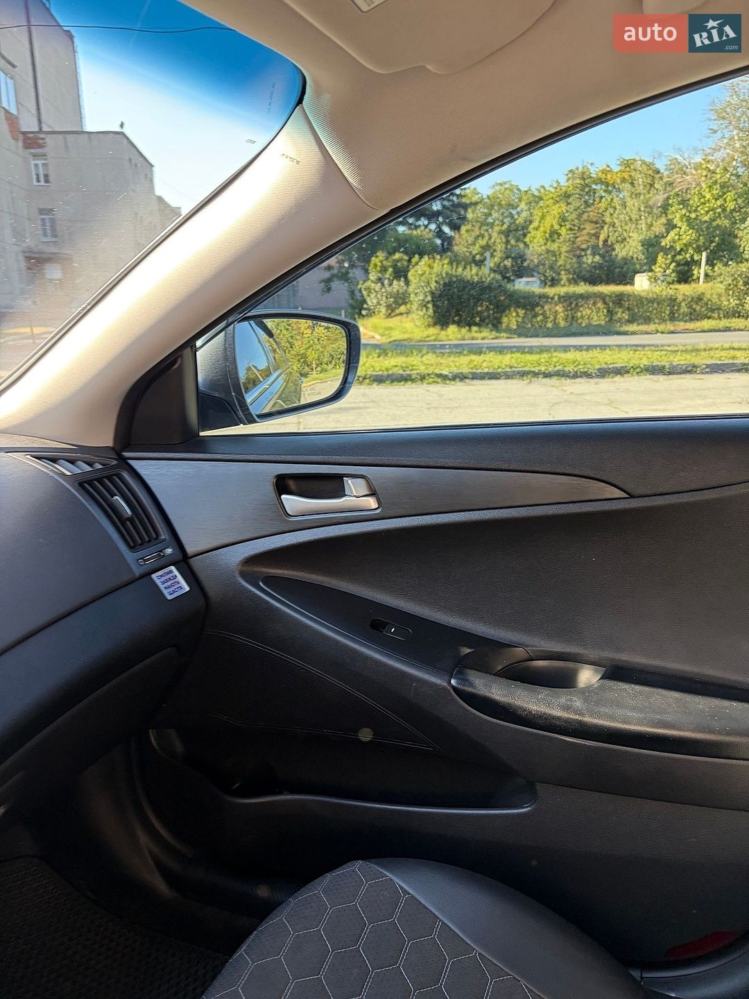 Hyundai Sonata 2010 VIN KMHEB41BABA186896 фото оголошення 18 з 53