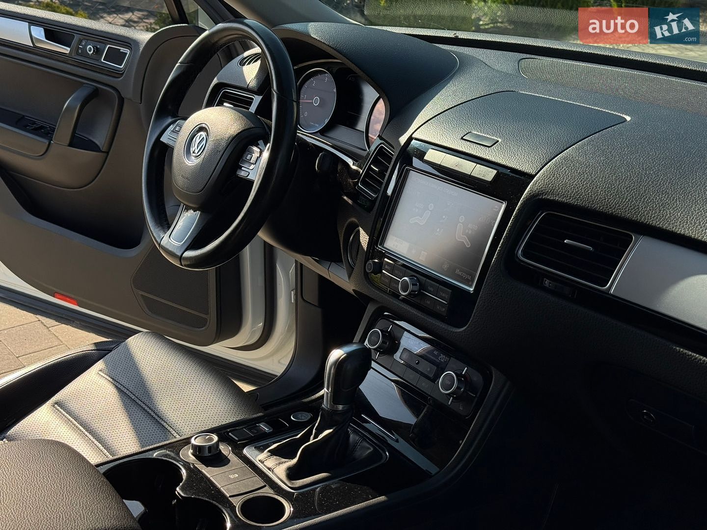 Volkswagen Touareg 2014 VIN WVGEP9BP1ED014369 фото оголошення 38 з 54