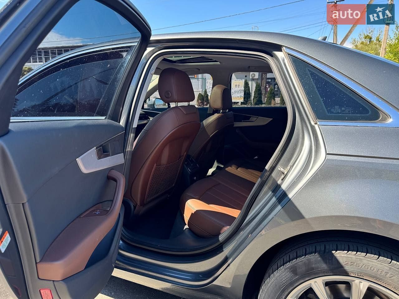 Audi A4 2018 VIN WAUZZZF42JA177802 фото оголошення 7 з 14