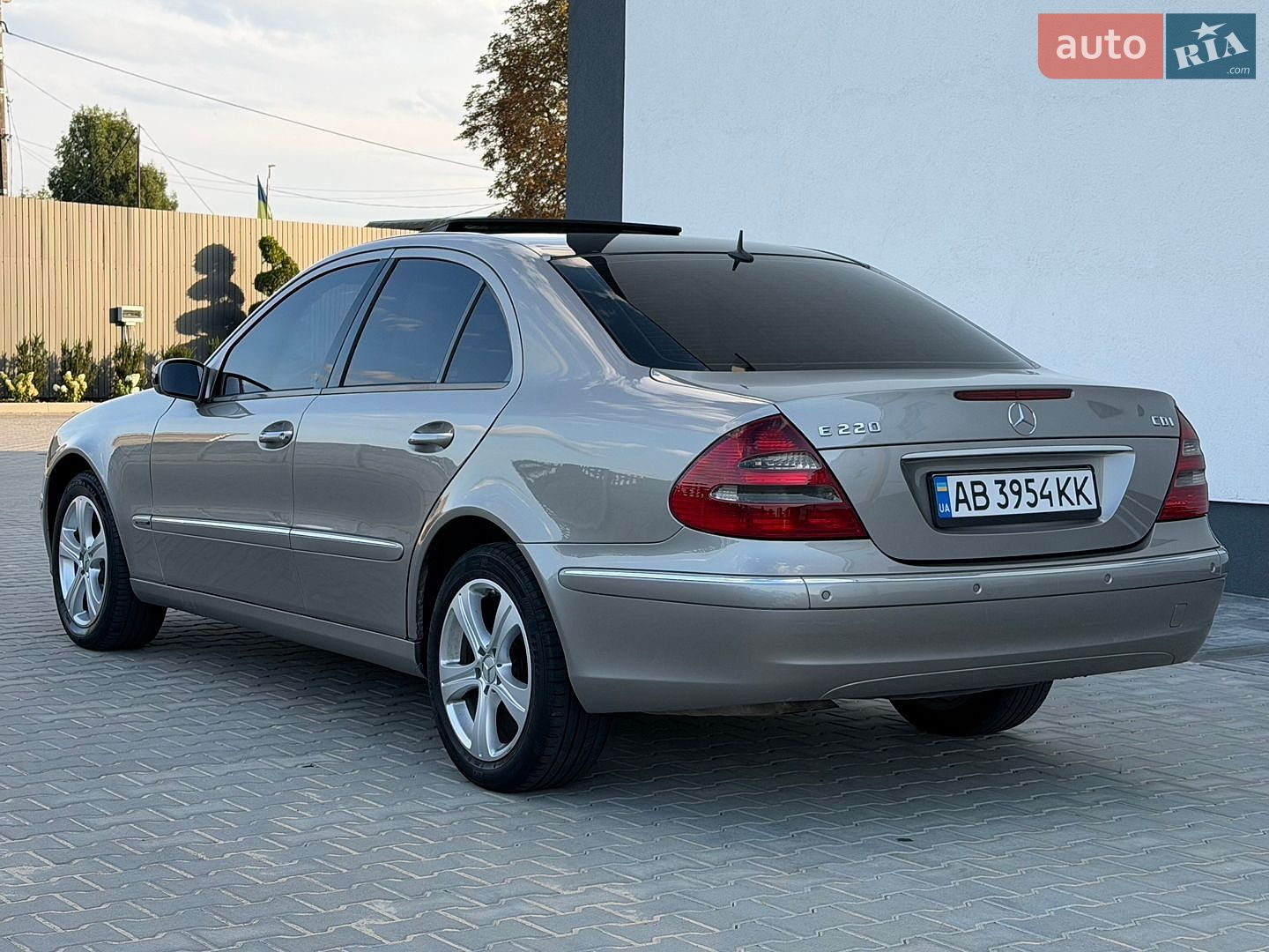 Mercedes-Benz E-Class 2003 VIN WDB2110061A248215 фото оголошення 3 з 41